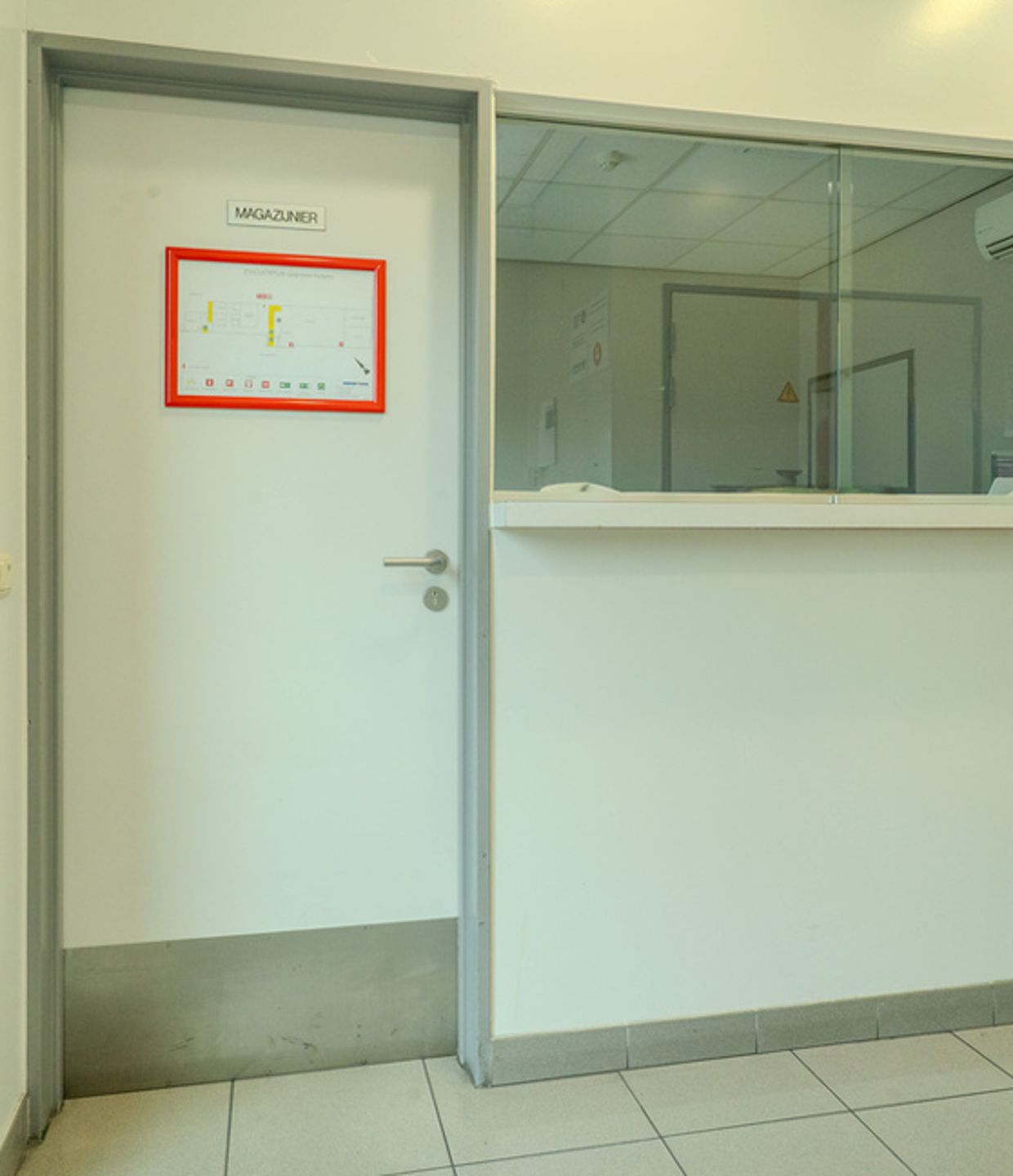 Kantoren & magazijn te huur, grondoppervlak van 5.992 m² foto 13