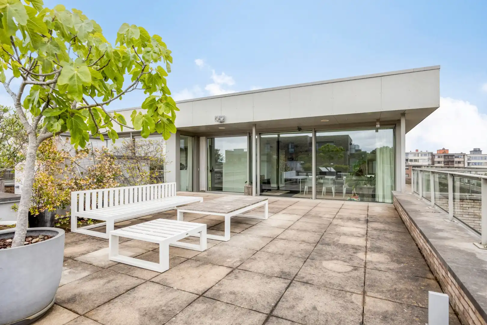 Unieke penthouse met mega-terras en schitterend zicht op de Wallen en de Basiliek van Tongeren foto 23