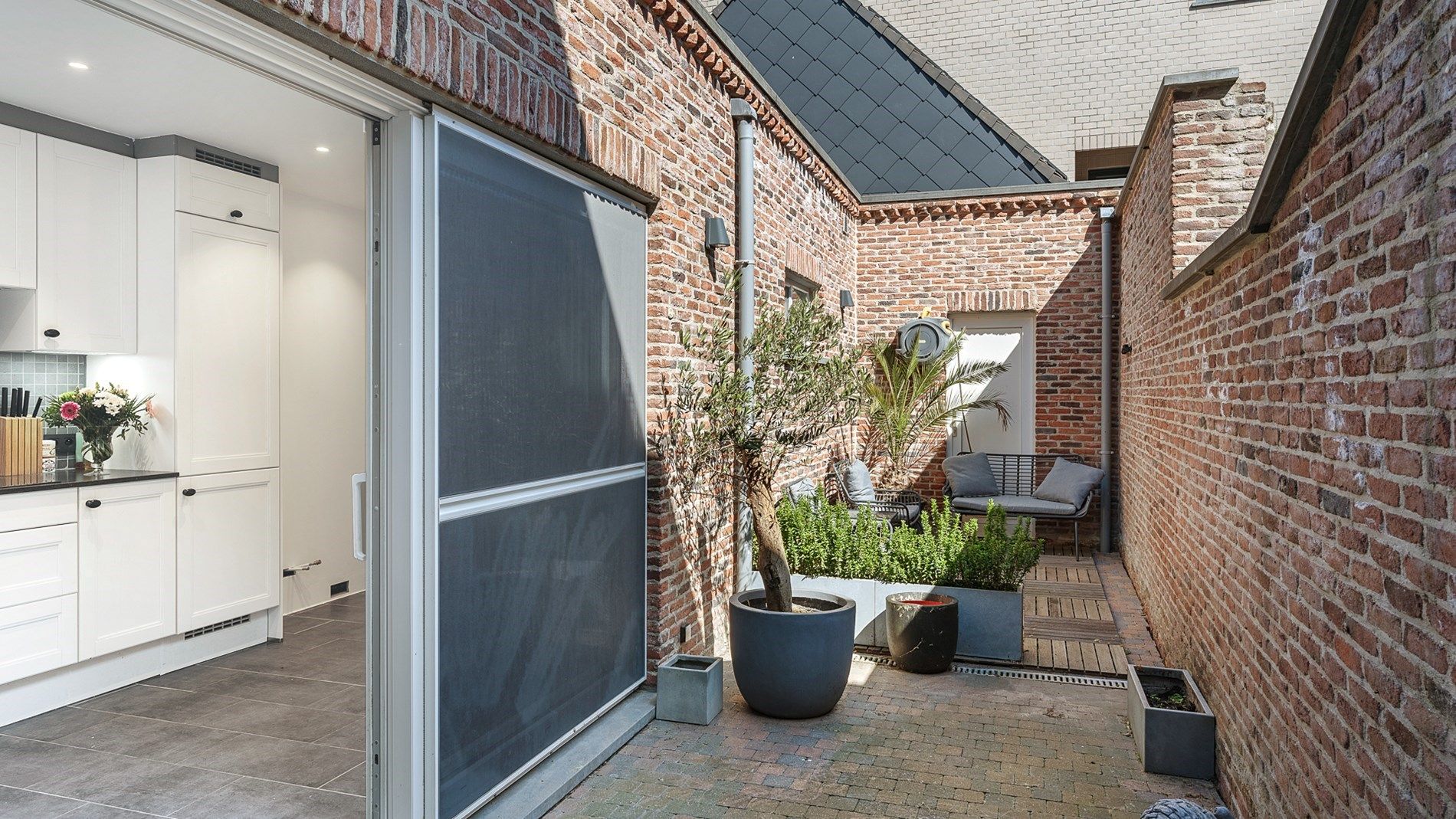 Instapklare, vernieuwde woning in het hart van Heist op wandelafstand van de zee. foto 8