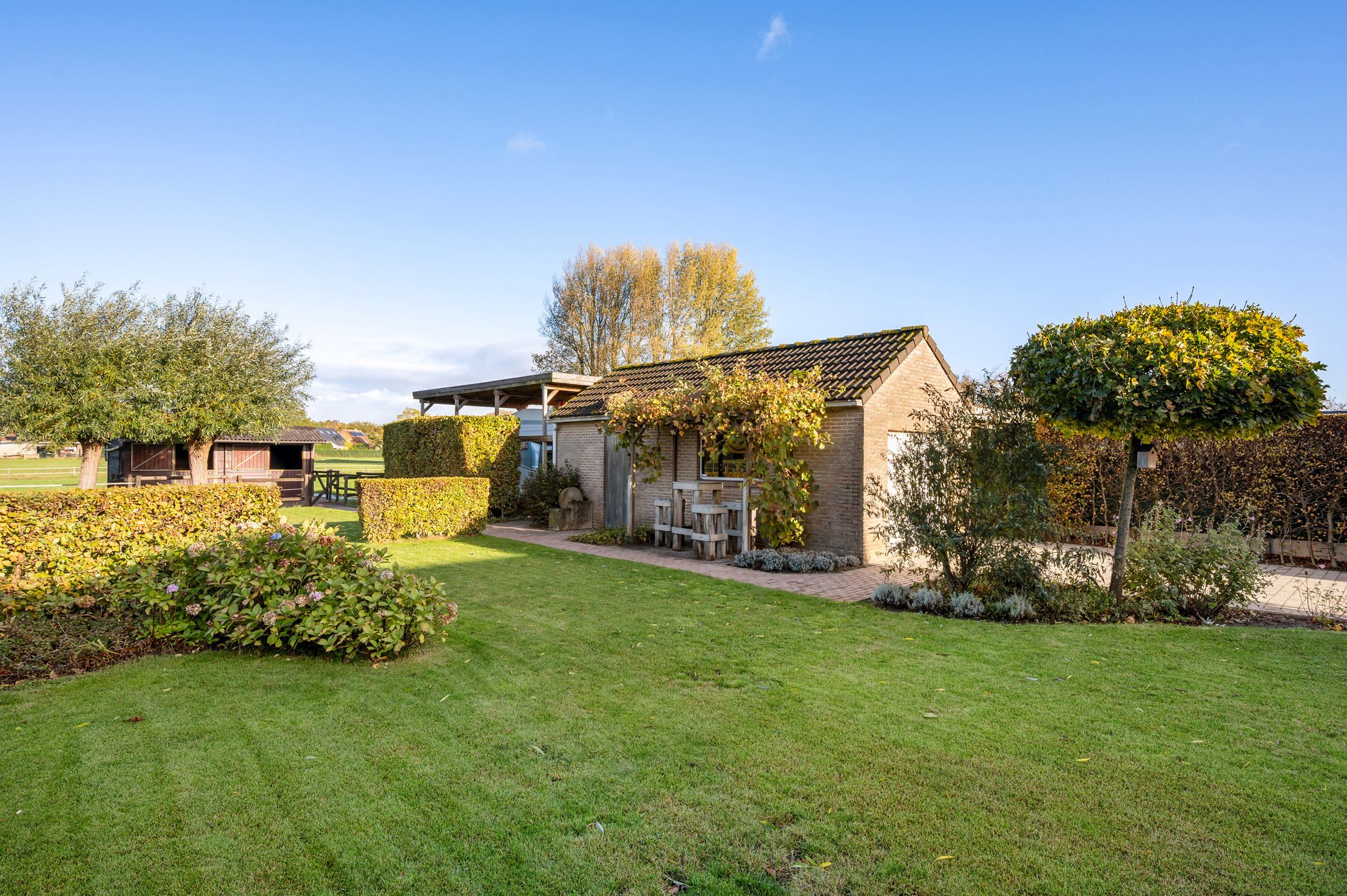 Instapklare villa op perceel van Ca. 4.010 m²! foto 23