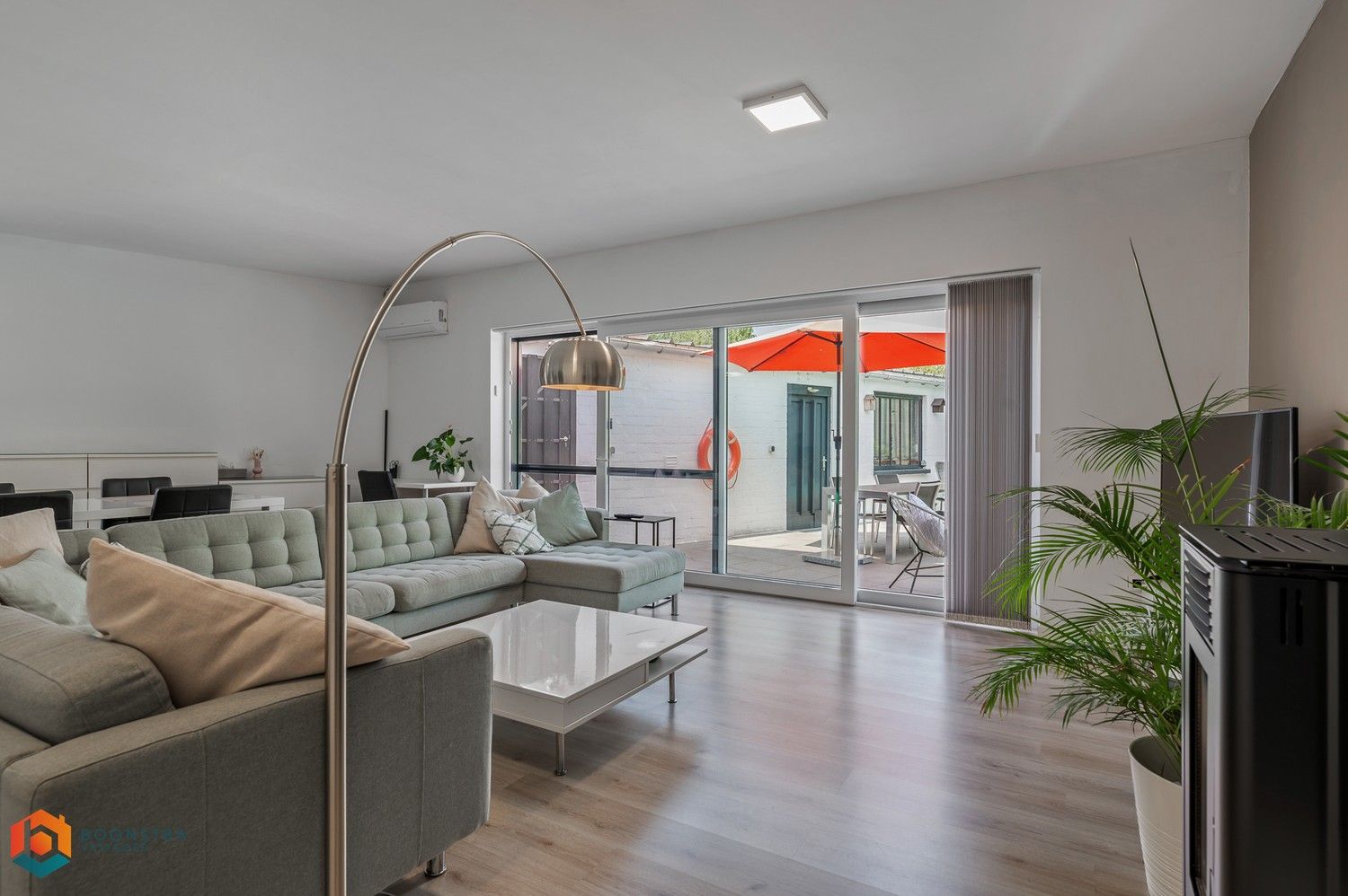 Gelijkvloerse woning met 3 slpkrs, ruime tuin en zwembad foto 5
