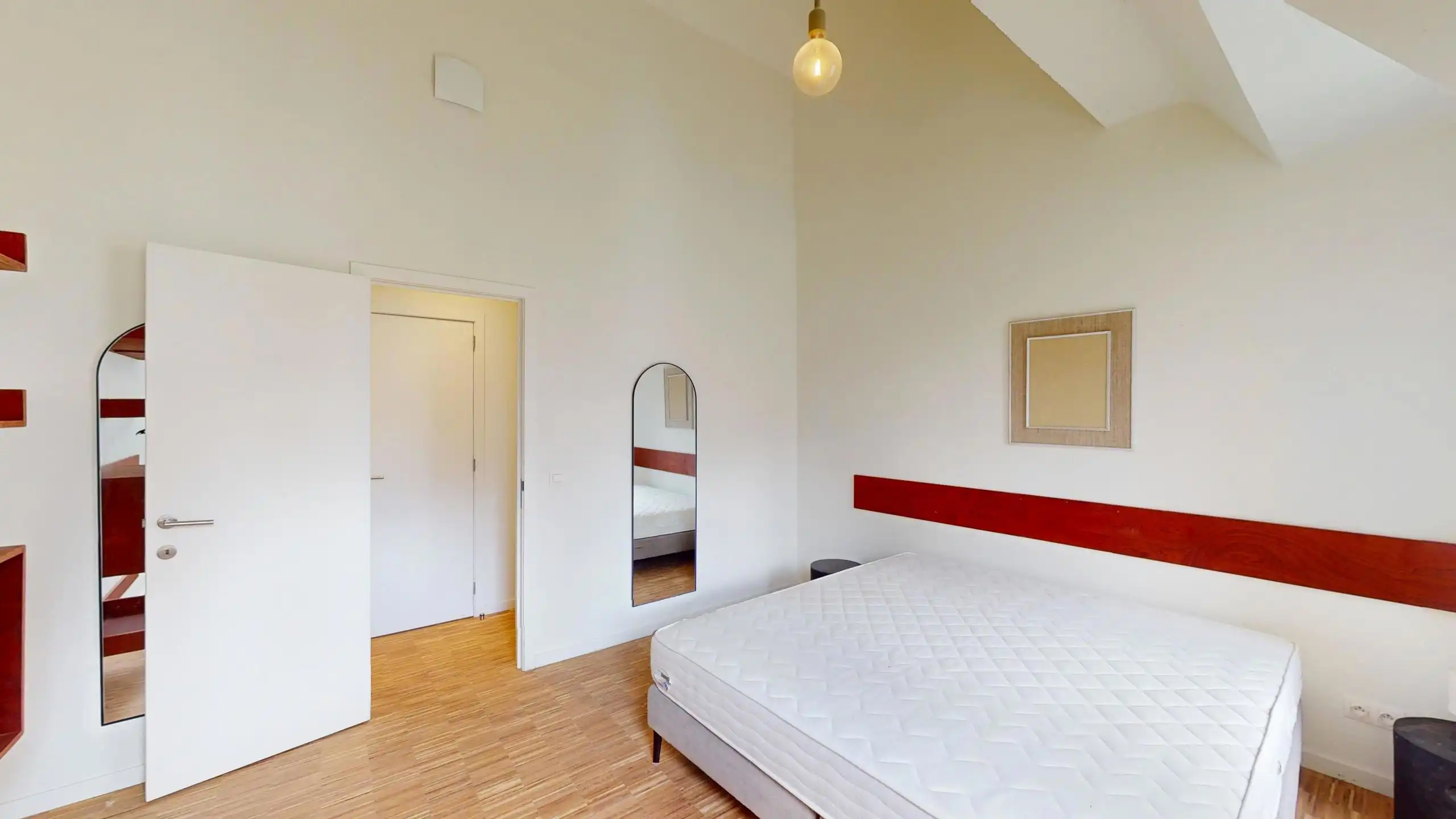 ANTWERPEN CENTRUM - Gemeubeld app. met vier slaapkamers foto 6
