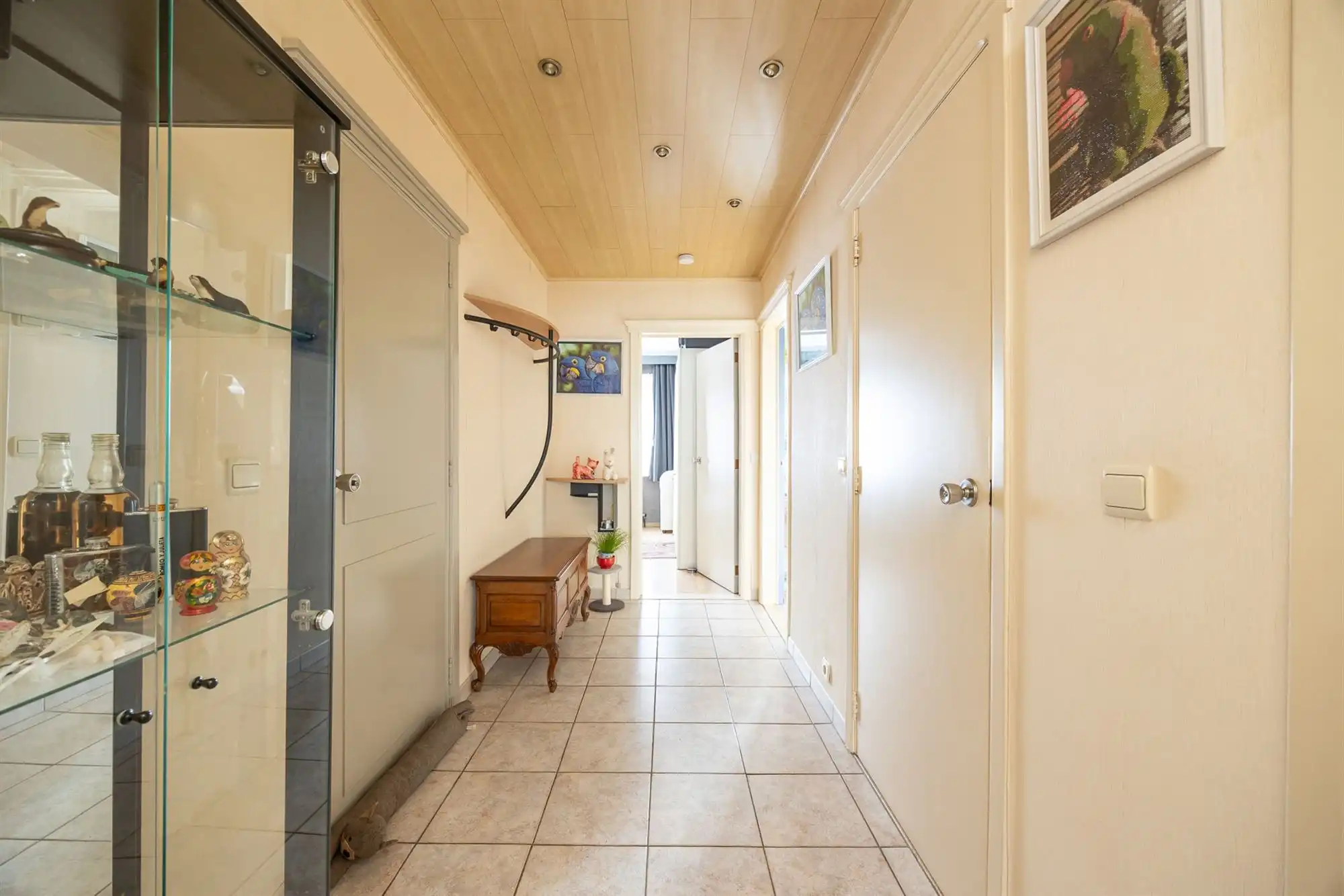 Instapklaar appartement met terras en garage foto 12