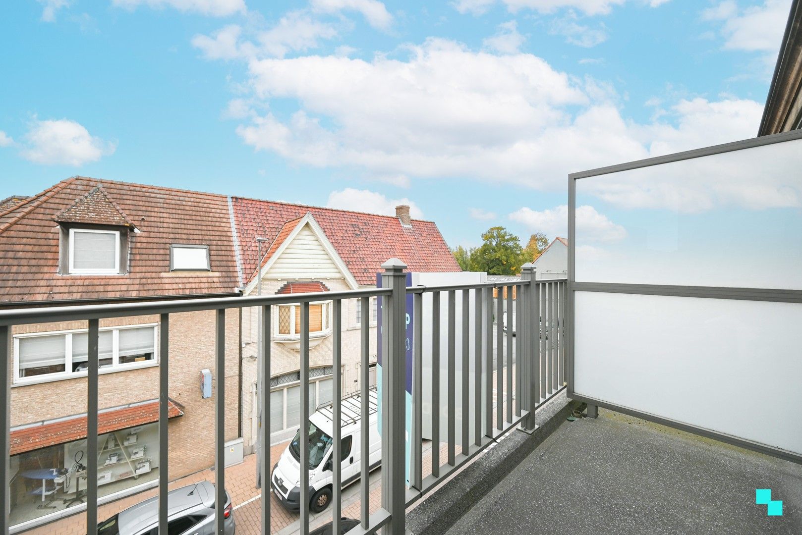 Instapklaar appartement met twee terrassen in Oostrozebeke foto 9