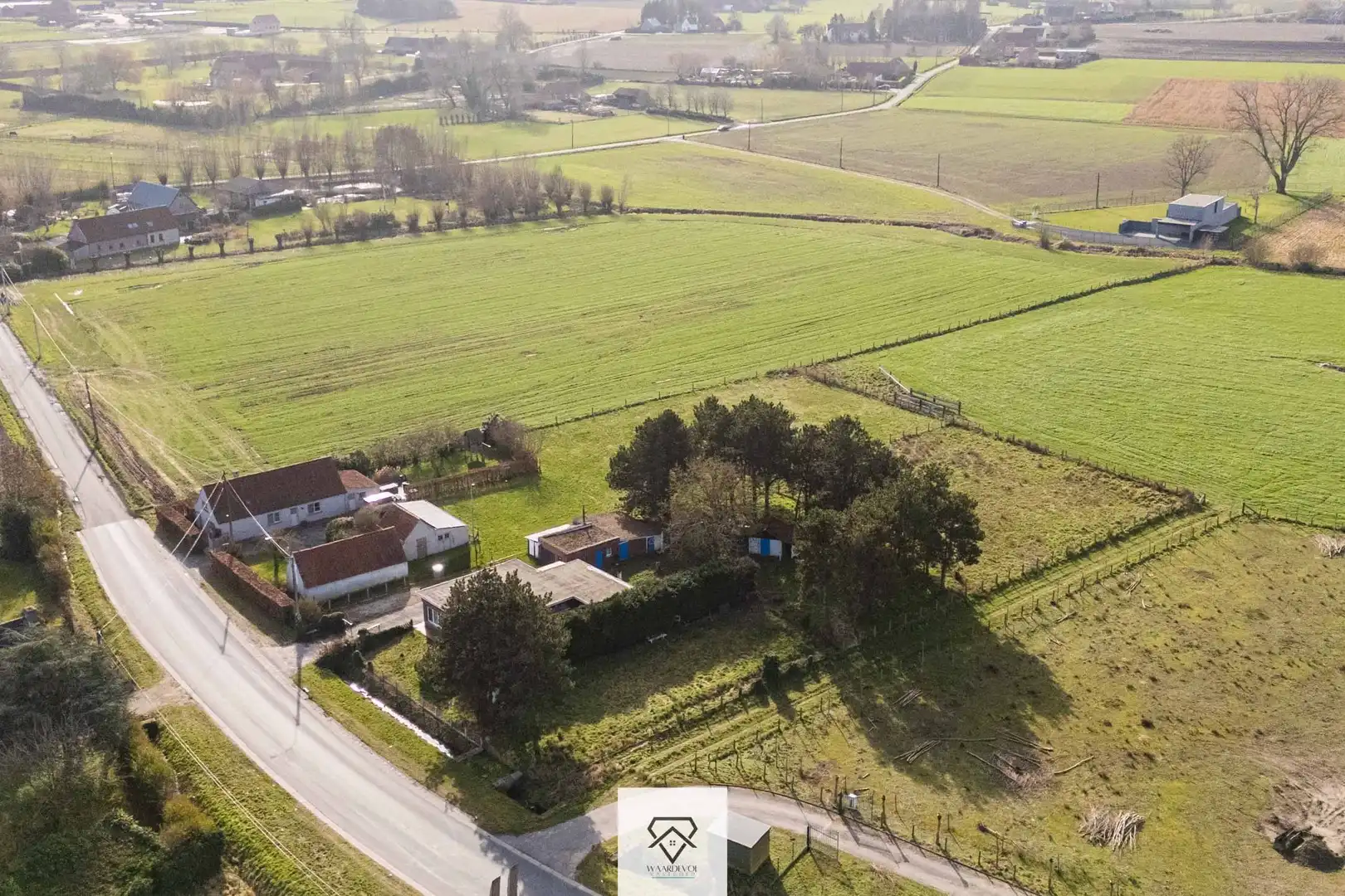 Rustig gelegen alleenstaande woning op ruim perceel van 3.130 m² foto 4