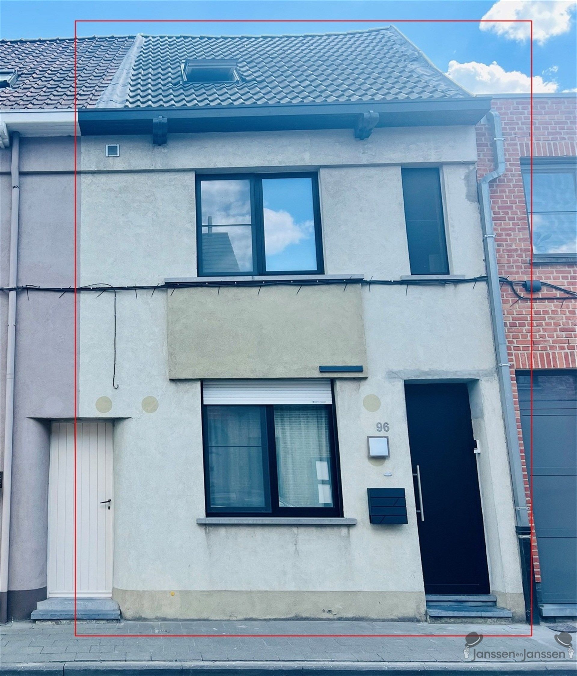 Gezellige woning met 4 slpk en tuin foto {{pictureIndex}}