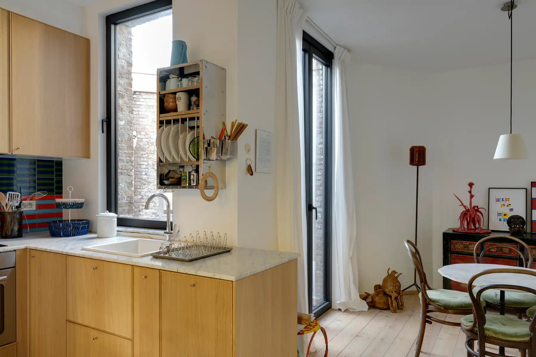 Prachtig gerenoveerde woning met authentieke charme op top locatie! foto 15