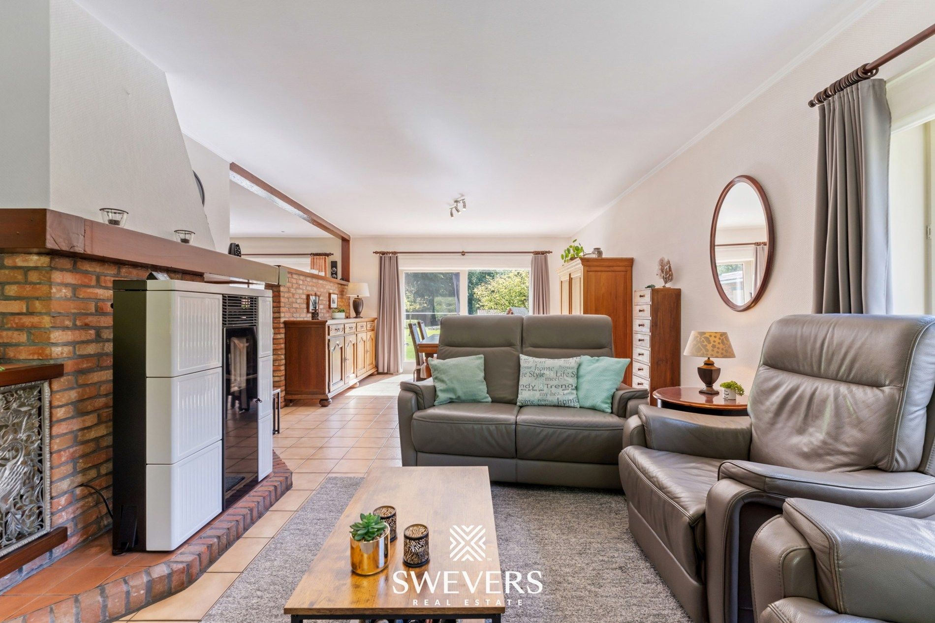 Verzorgde woning met 3 slaapkamers en rustig gelegen op zonnig perceel van 42a foto 4