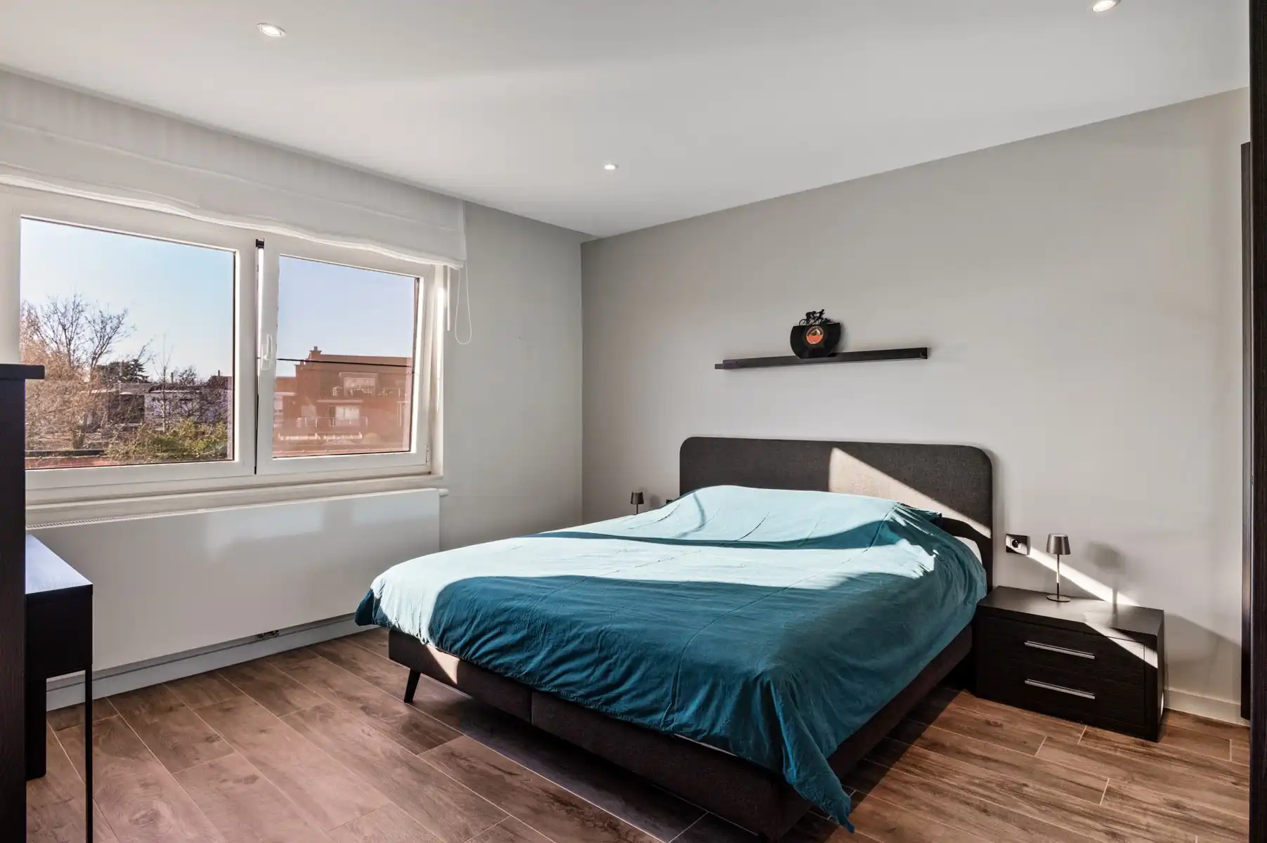 Prachtig gerenoveerd appartement met garage foto 9