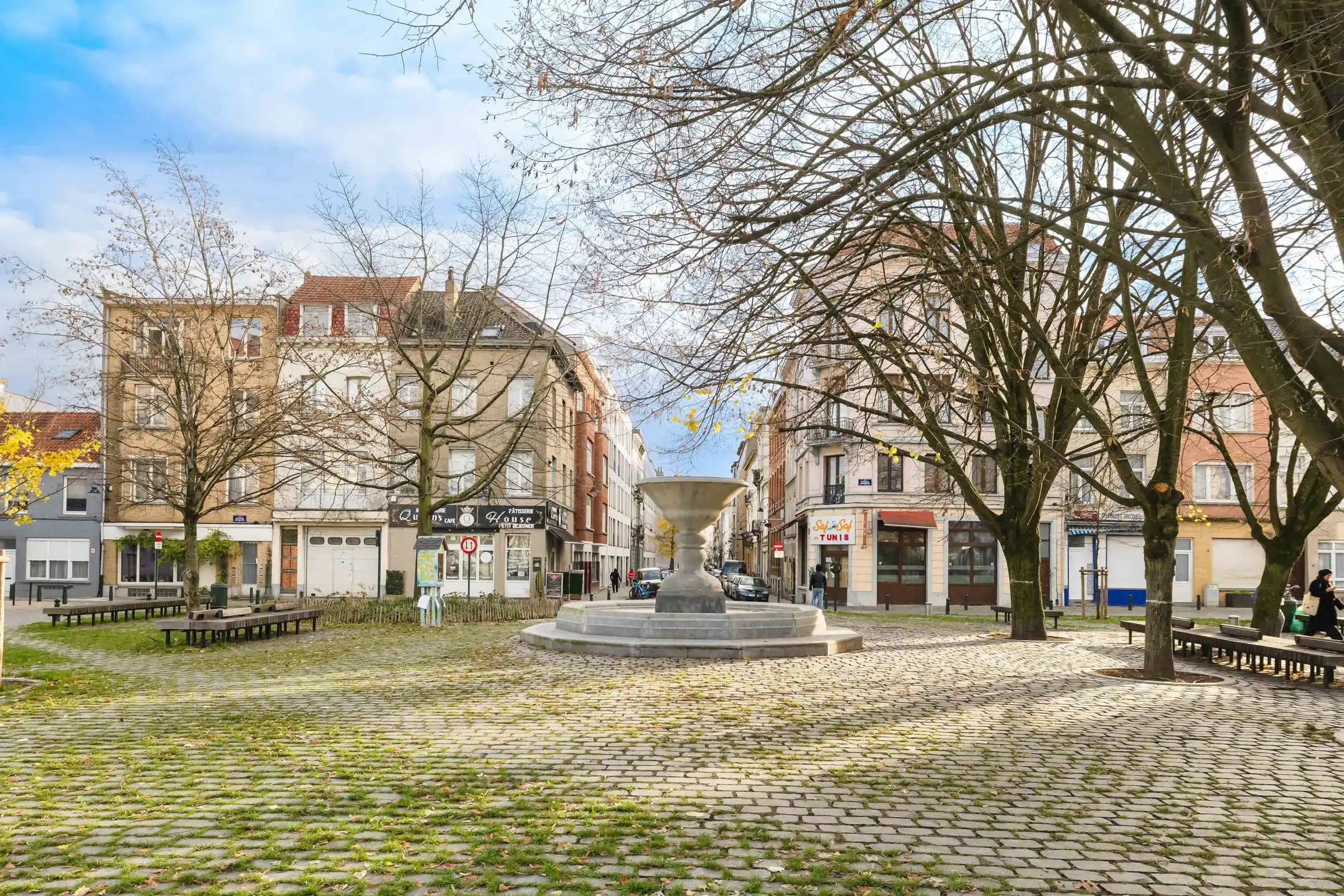 Een ruime woning met potentieel op toplocatie foto 11