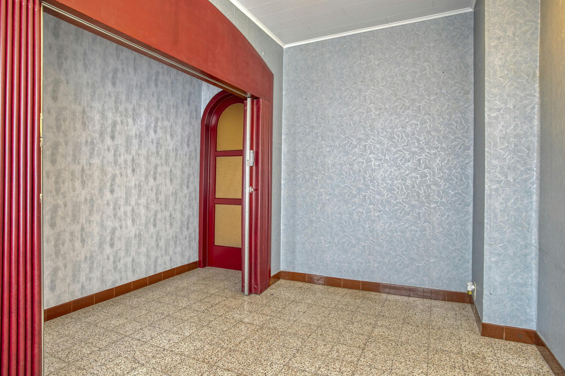 Te renoveren huis met 2 slaapkamers te koop in Kortrijk!  foto 2