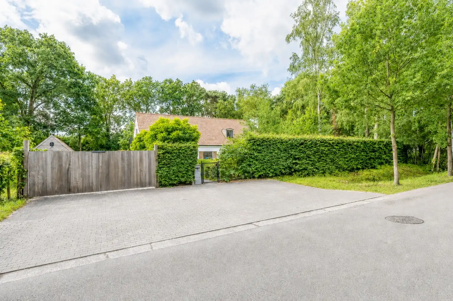 Prachtige villa te Waasmunster, temidden van groen foto 22