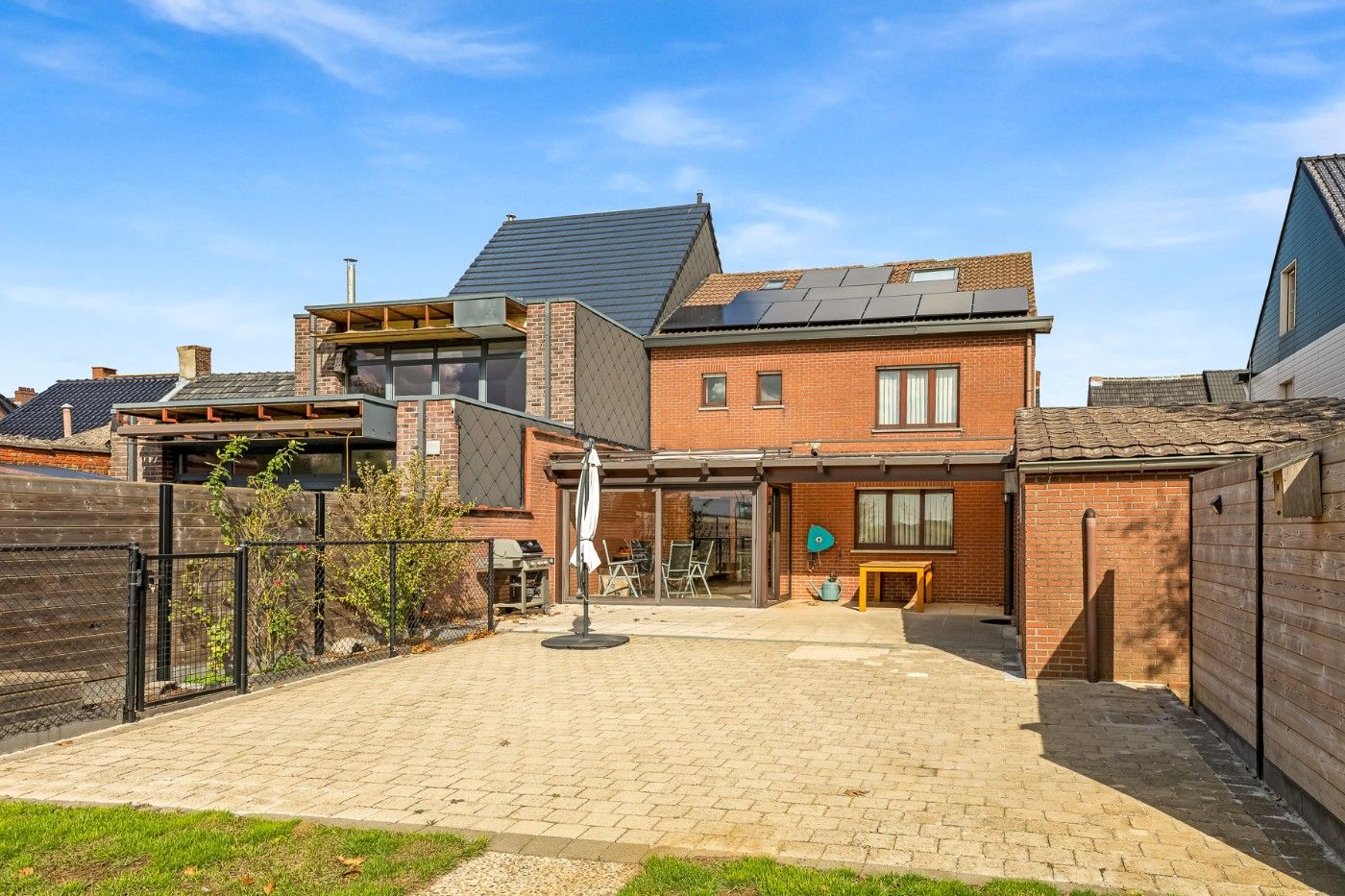 Gigantische, oerdegelijke woning met 4+ slpk., oprit, garage en west-tuin foto 31
