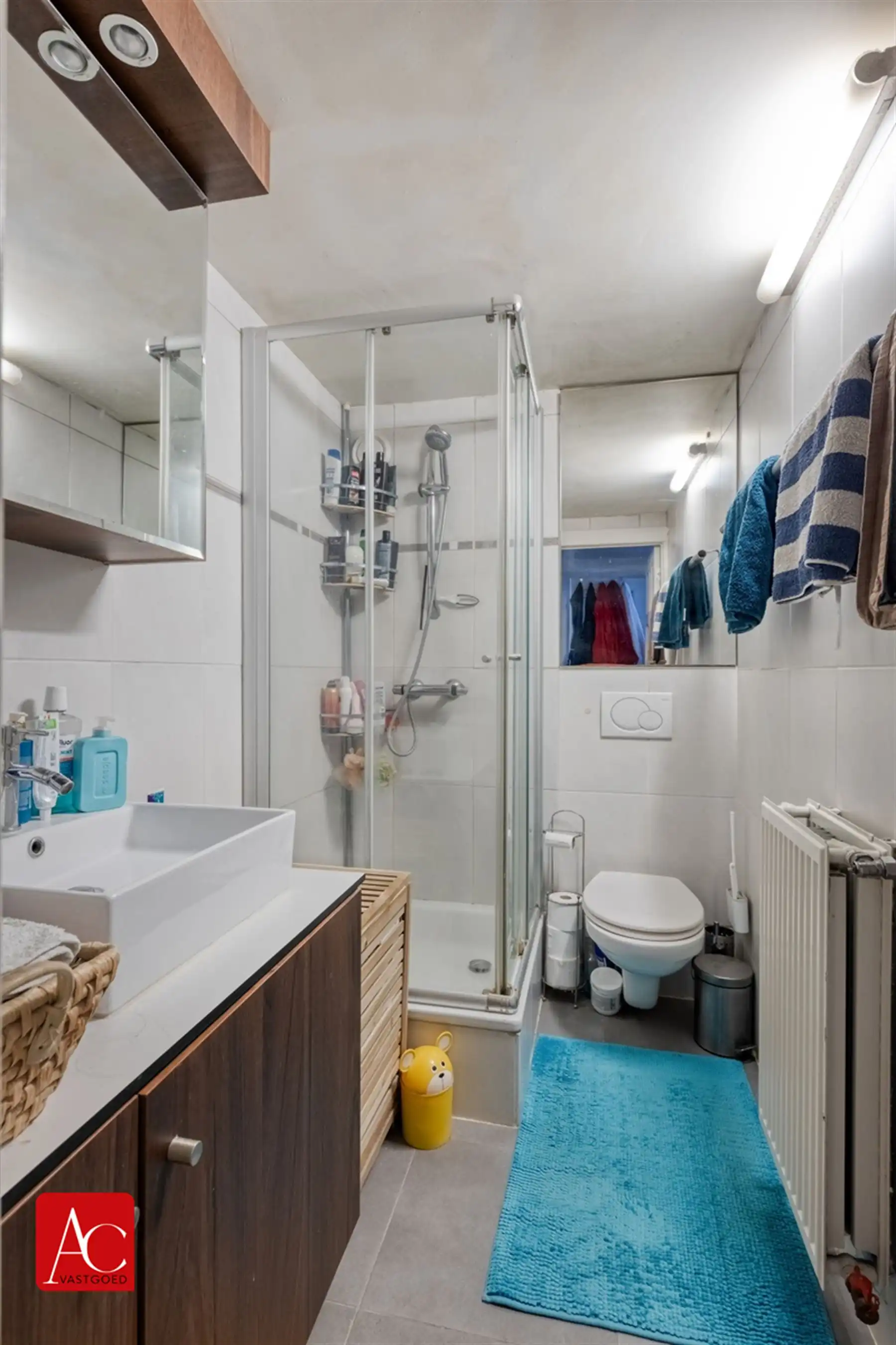 Appartementsgebouw bestaande uit 3 eenheden foto 25