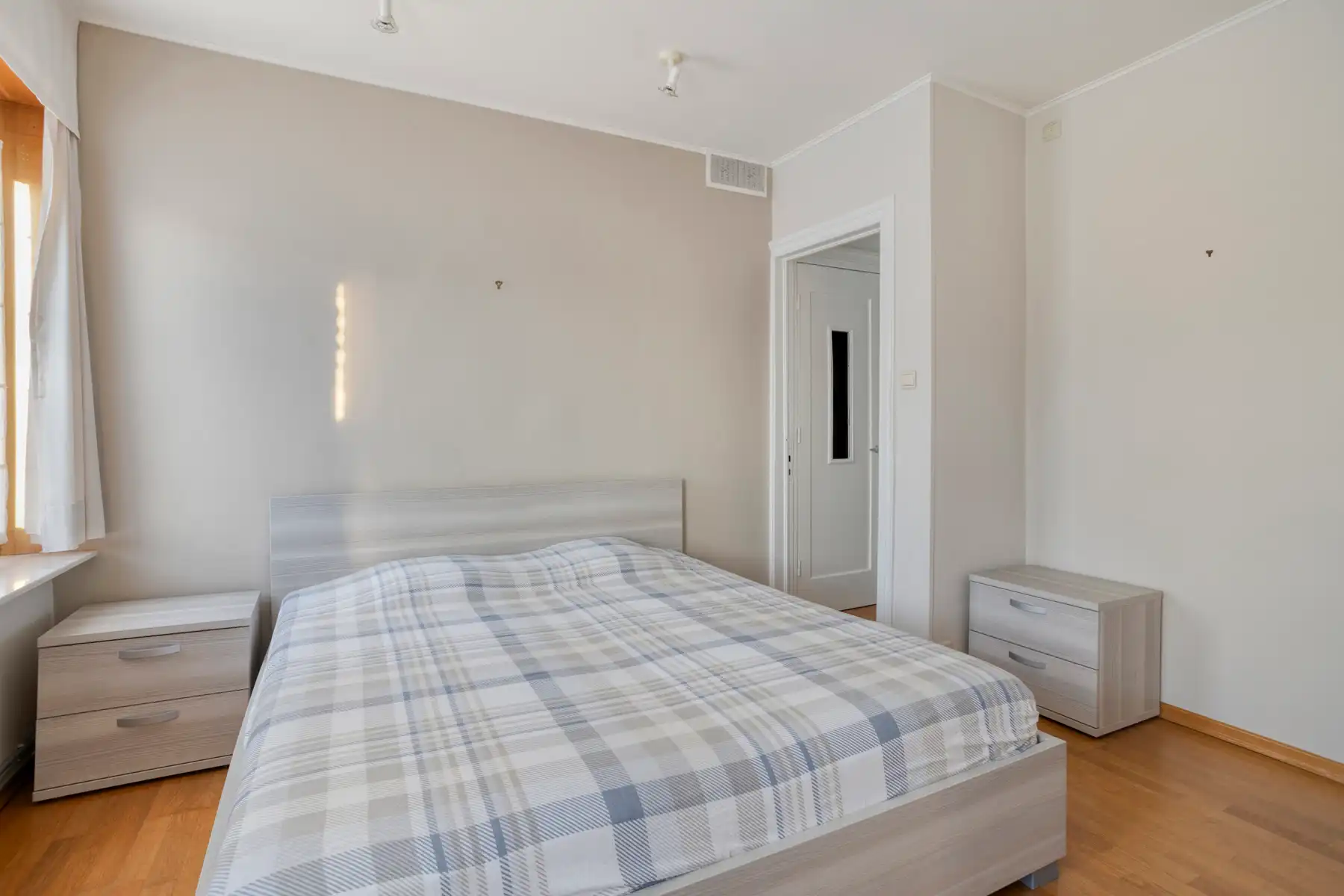 Ruime halfopen bebouwing met 4 slaapkamers! foto 19