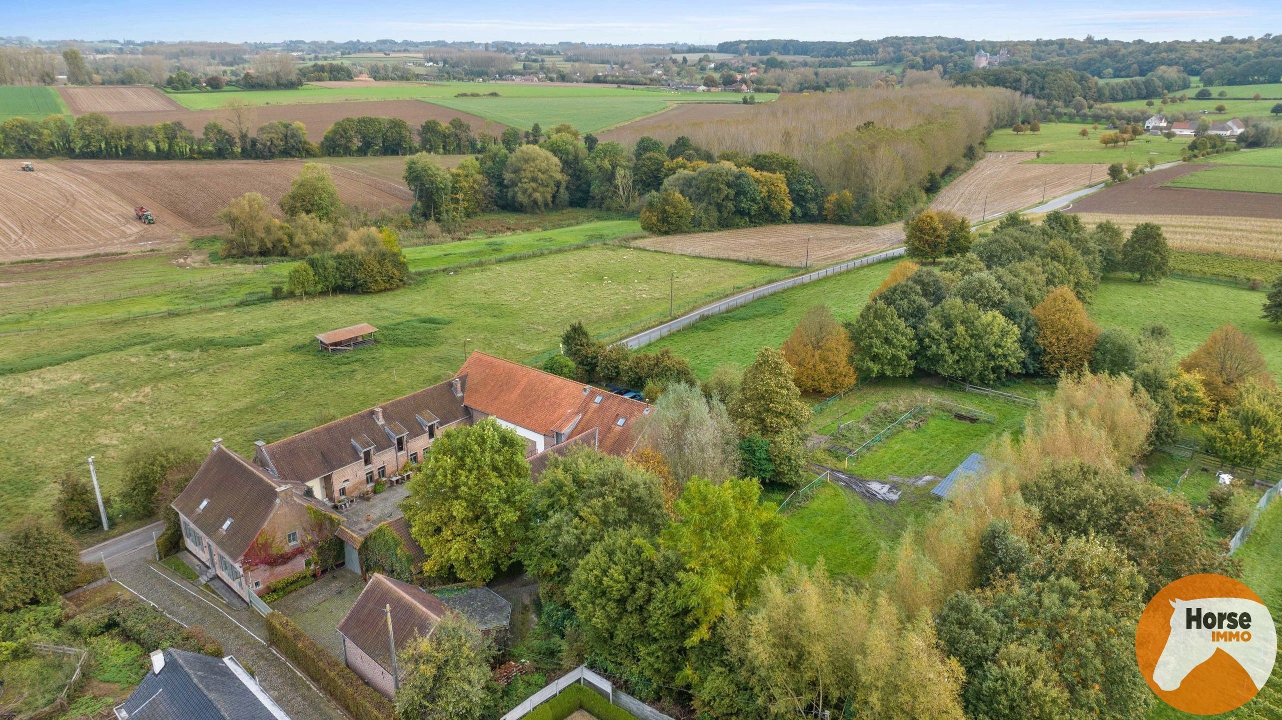 ELINGEN – Veelzijdige vierkantshoeve met ruime schuur foto 30