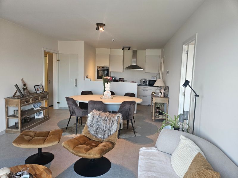 Te huur te Ieper : nieuwbouw 2 slpk appartement met zonneterras foto {{pictureIndex}}