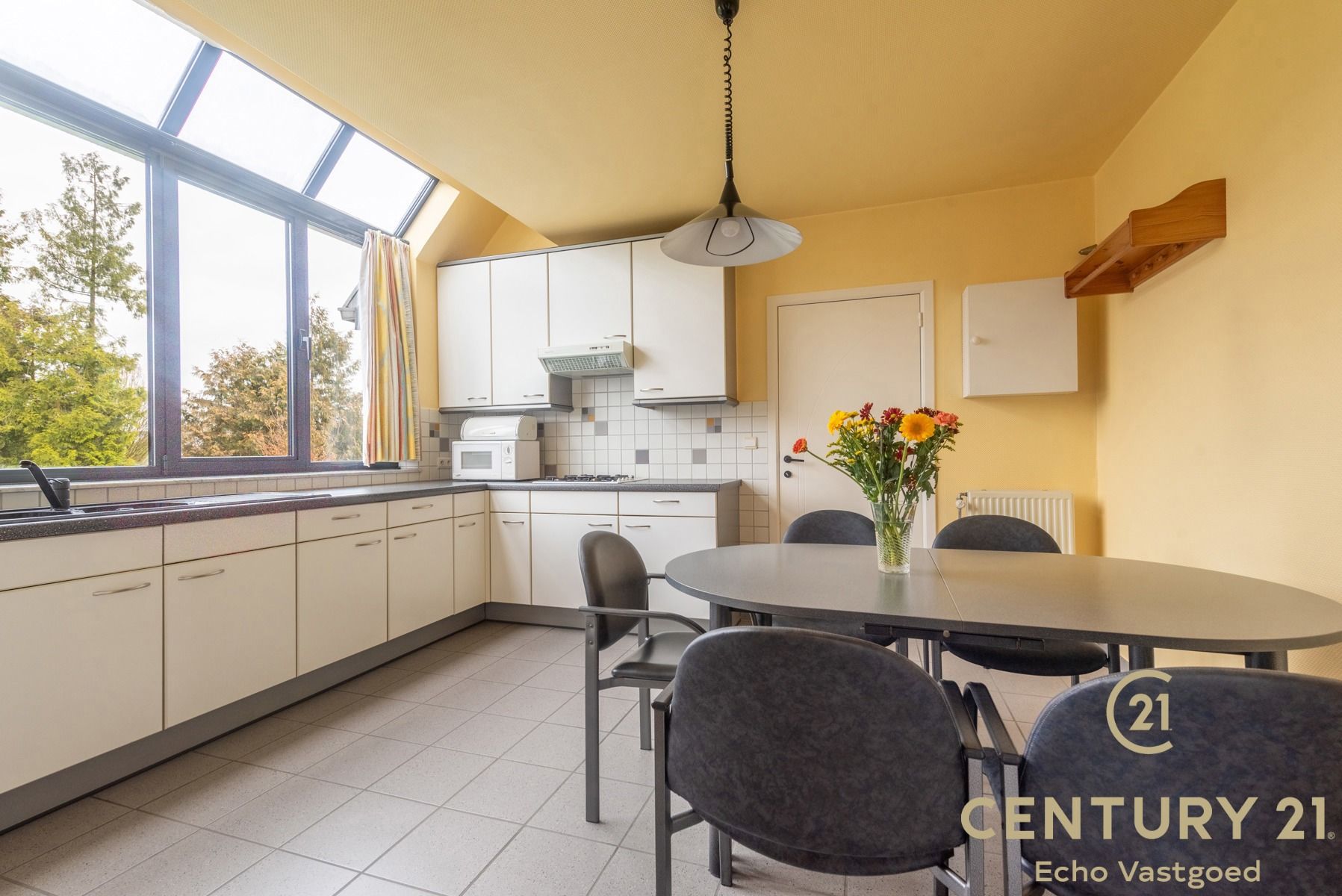 Ruime gezinswoning met 4 slaapkamers en polyvalente ruimte  foto 10