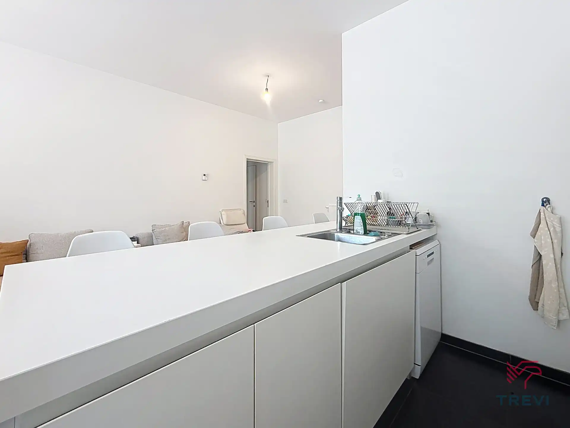 Mooie 3-kamerwoning van ± 113 m² met kelder en parkeerplaats foto 4
