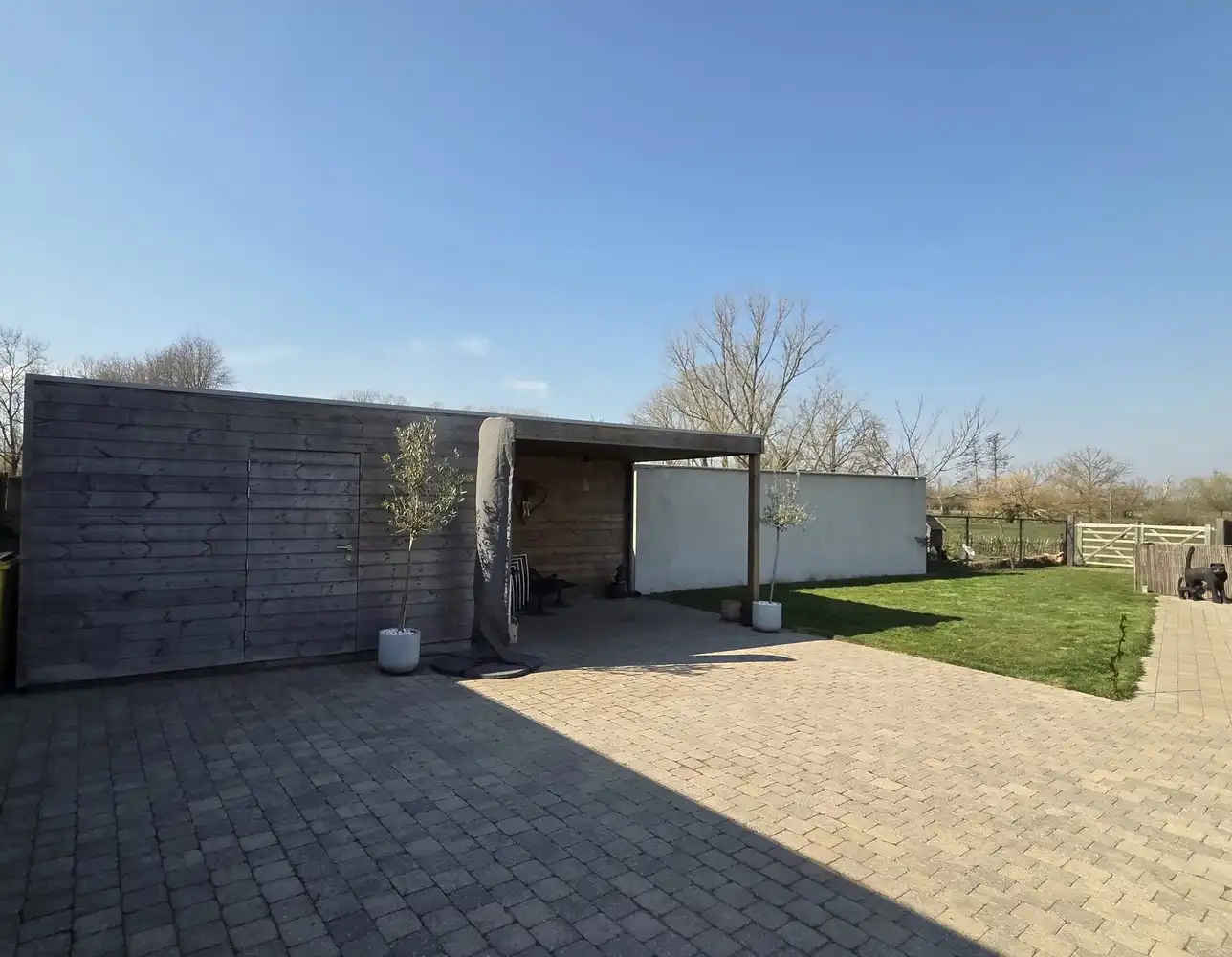 Zeer rustig gelegen laagbouwwoning, 3 slaapkamers, instapklaar op een perceel van 790m² foto 4