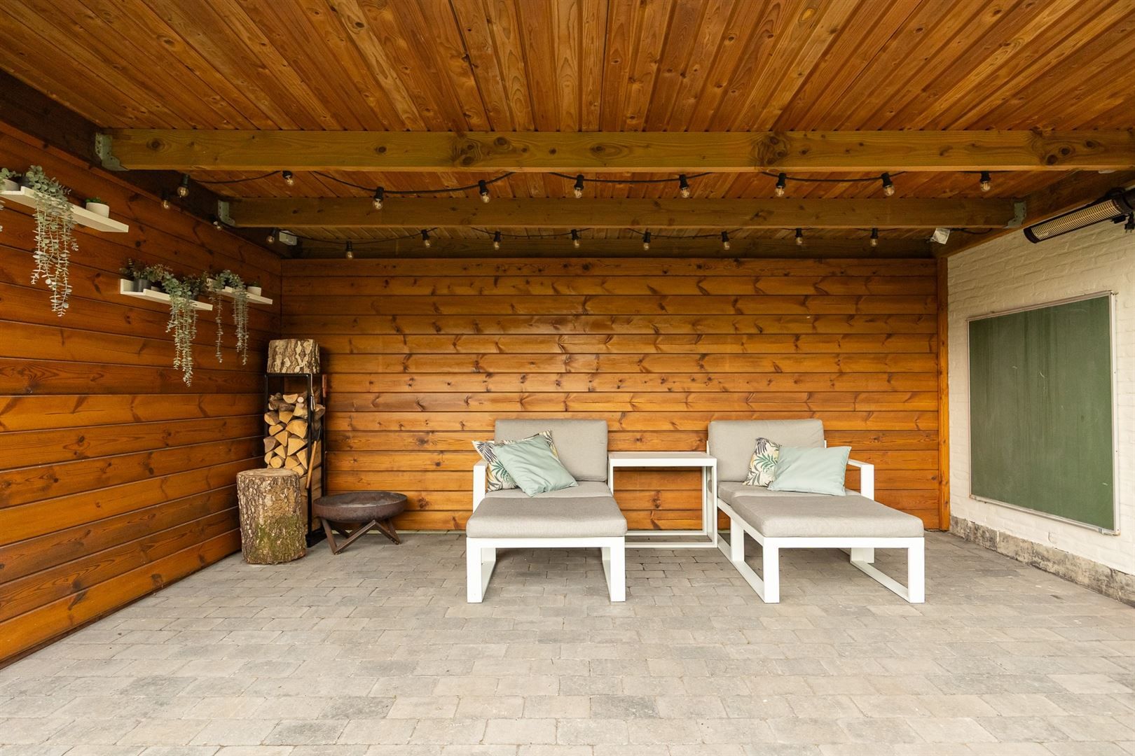 Ruime en sfeervolle OB te Heist-centrum! foto 26