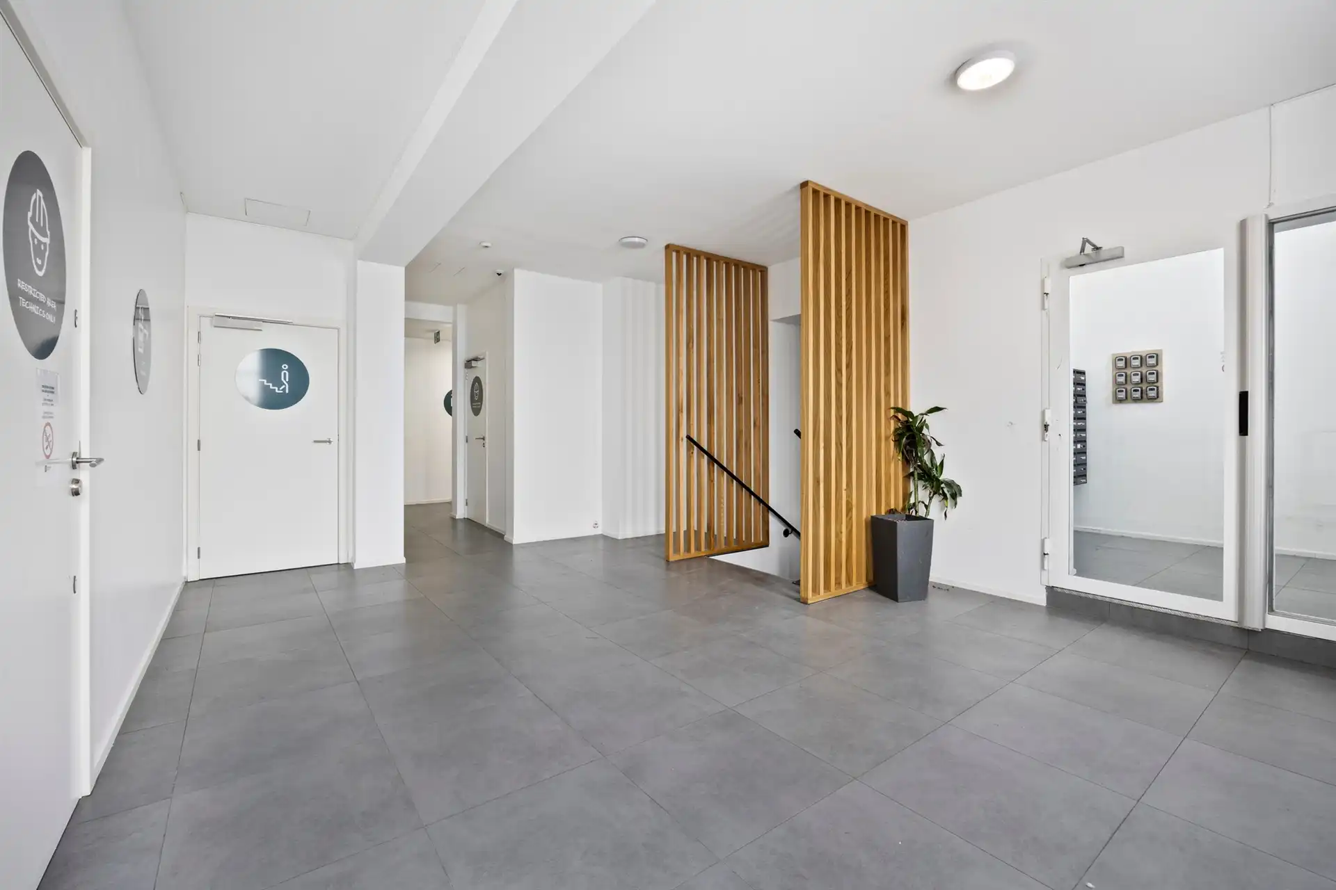 Flat te koop op uitstekende locatie. foto 6