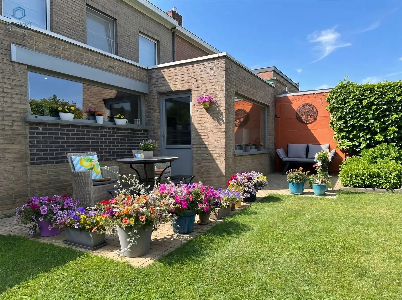 Instapklare woning met garage en tuin foto 21