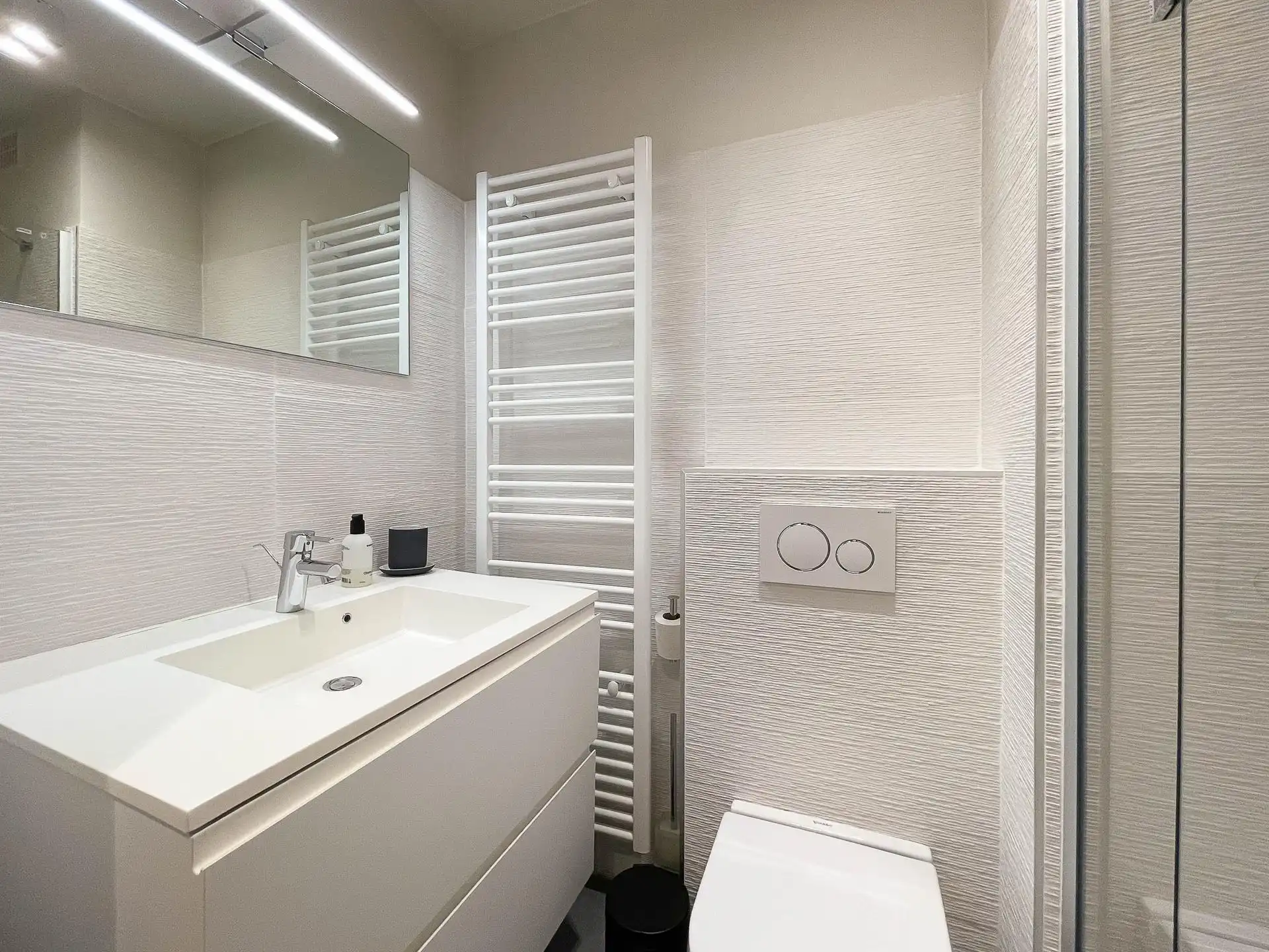 Gerenoveerde studio op toplocatie in de Kustlaan foto 16