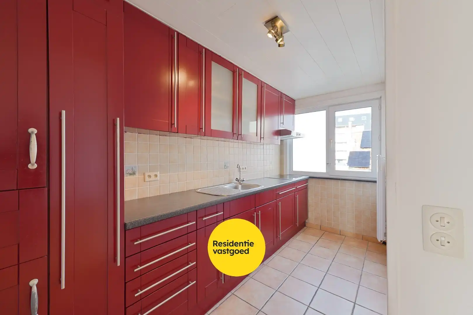 Instapklaar appartement met 2 slaapkamers– op wandelafstand van zee en winkels foto 5