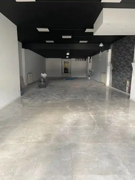 NU IN PRIJS VERLAAGD -> Absolute buitenkans: centraal gelegen handelspand van 200m² in het centrum van Leopoldsburg foto 6