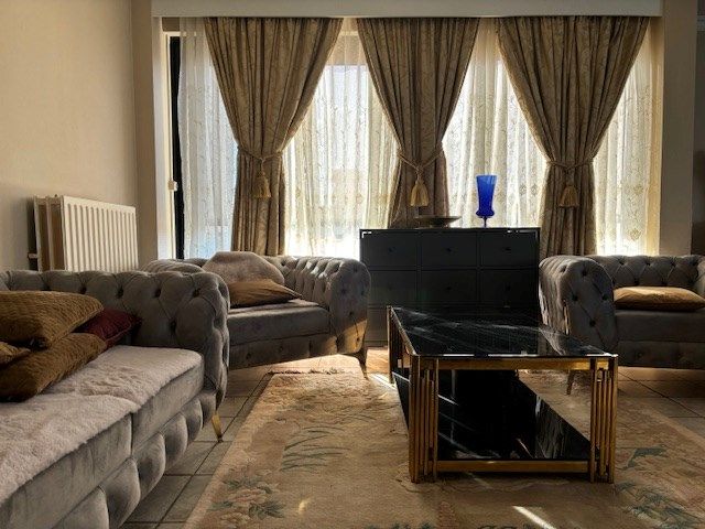 Ruim appartement met 3 slpks gelegen in het centrum van Mol !  foto 3