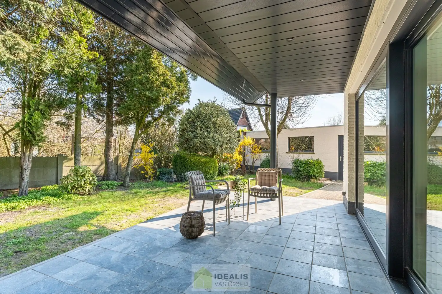 Schitterend volledig vernieuwde woning met een heerlijke open leefruimte, luxe keuken, 3 ruime slaapkamers, een ruime luxueuze badkamer én een apart bureel foto 37