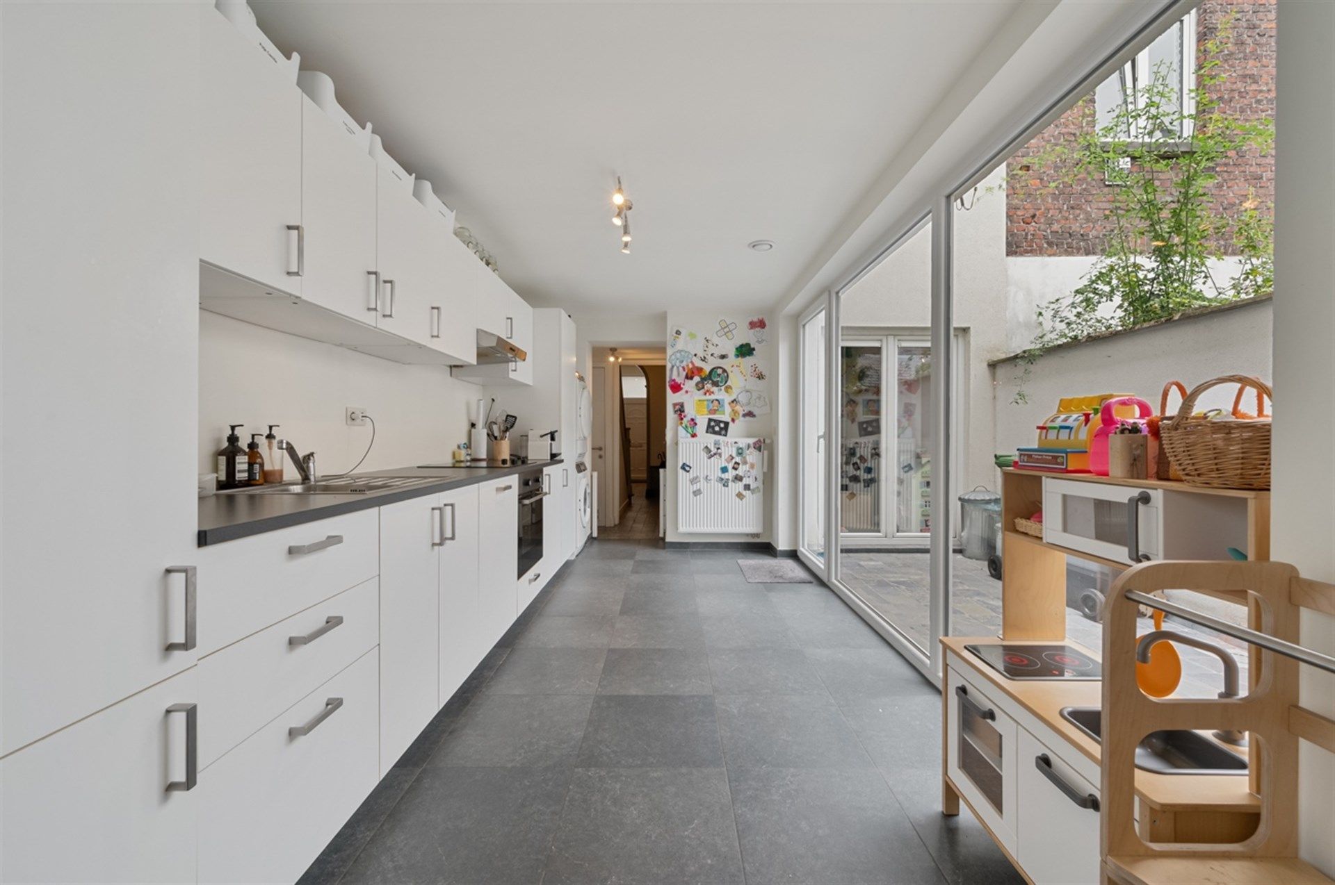 Stijlvol wonen in het hart van Aalst – Instapklare gezinswoning met terras foto 9