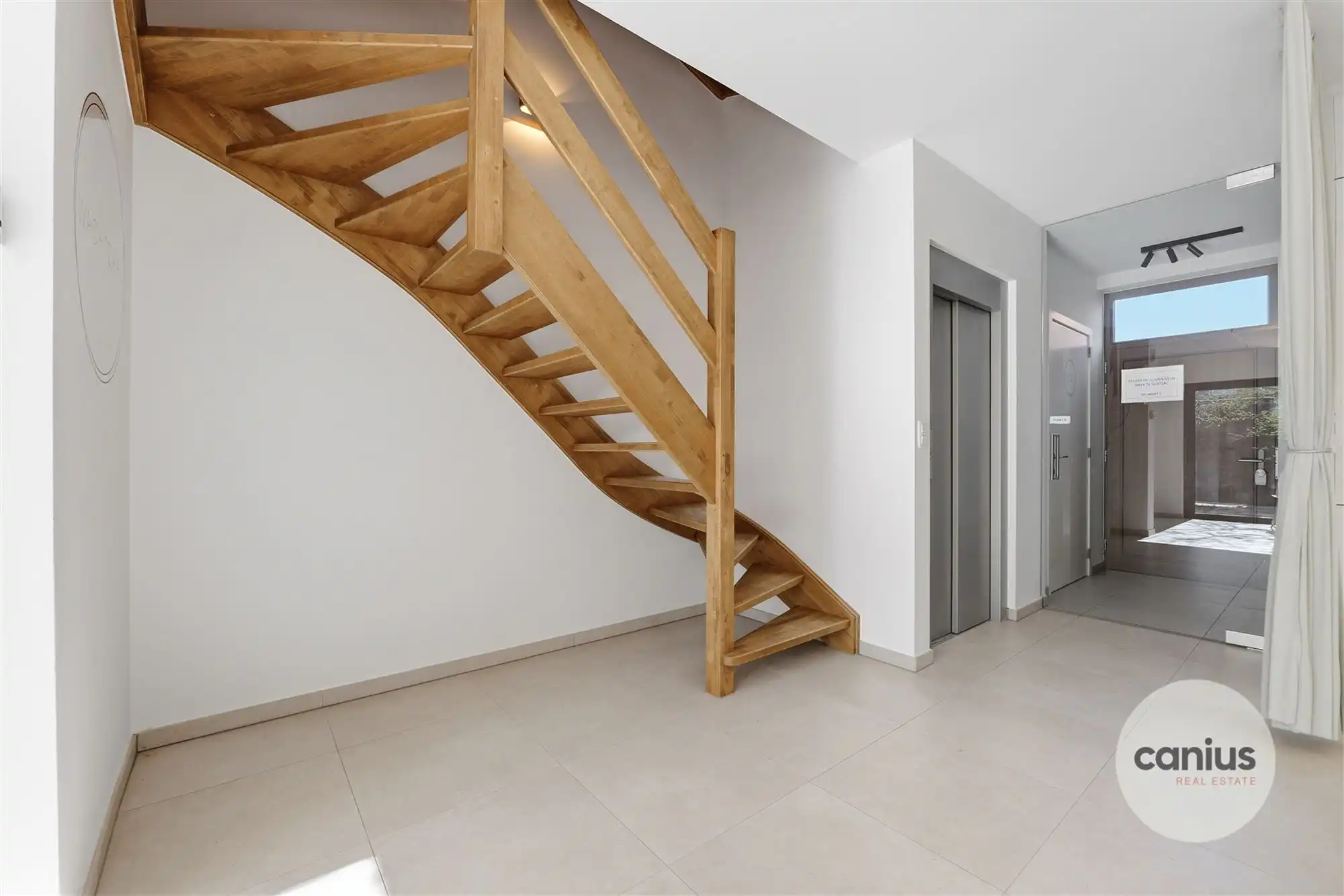 WONING MET LIFT NABIJ HET CENTRUM foto 10