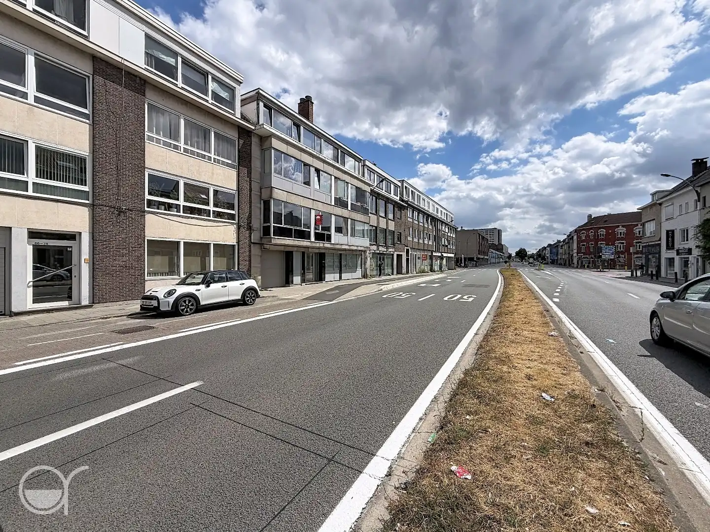 Ruim gezellig twee slaapkamer appartement met garagebox foto 12