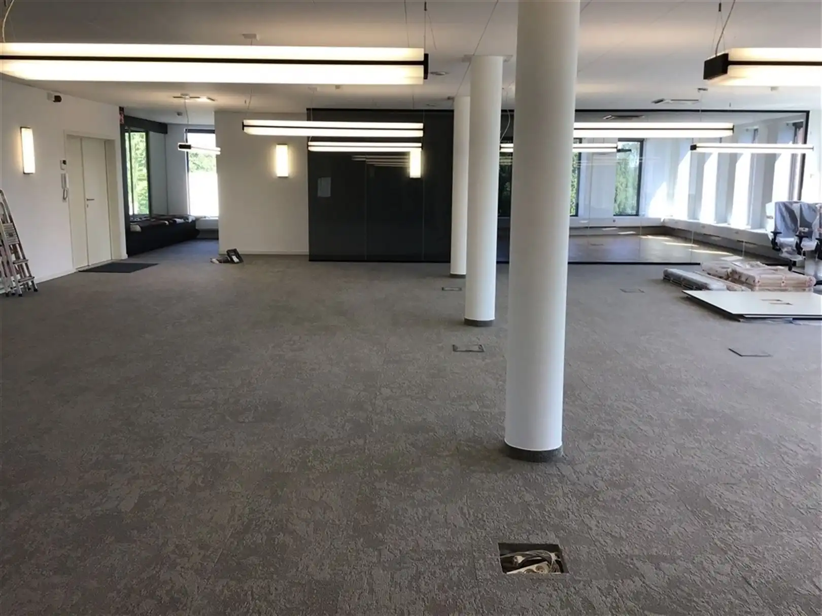 Instapklare kantoren in Zele met ruime parking foto 14