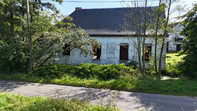 Exclusief 17e eeuws landgoed met bijgebouwen en slotgracht op 1 ha foto 23