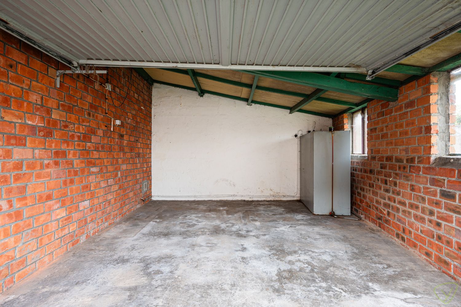 Verrassend ruime te renoveren woning te Oosteeklo! foto 23