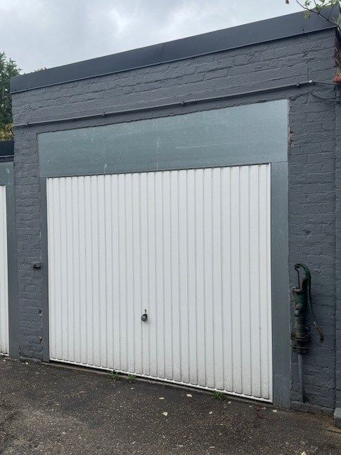 Rustig achterin gelegen garagebox te huur foto 4