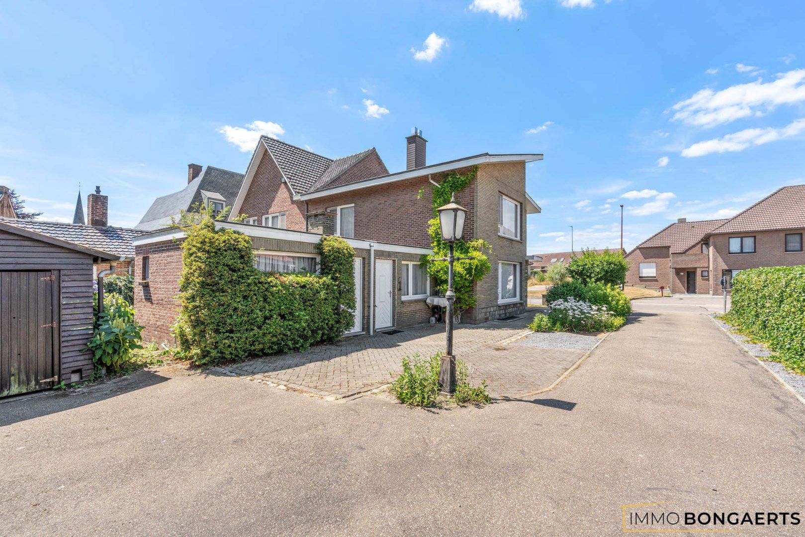 Ruime woning met drie slaapkamers  foto 23