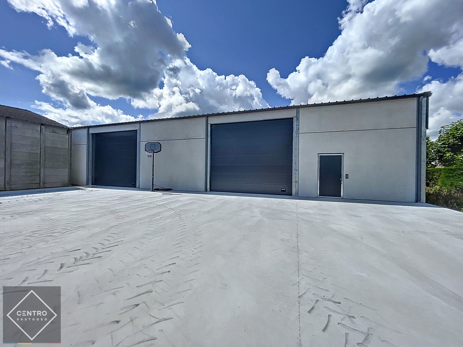 Nieuwbouw-opslagruimte (200m2) te Ruiselede! foto 4