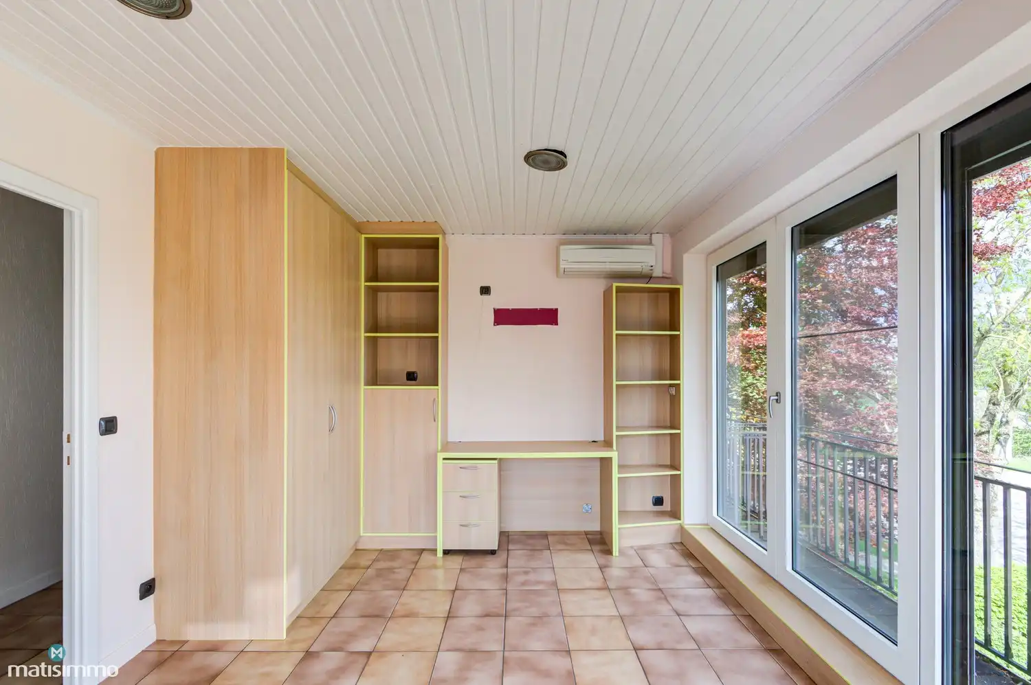 RUIME WONING MET 5 SLAAPKAMERS, INPANDIGE GARAGE EN WELLNESSRUIMTE OP EEN RUIM PERCEEL foto 38