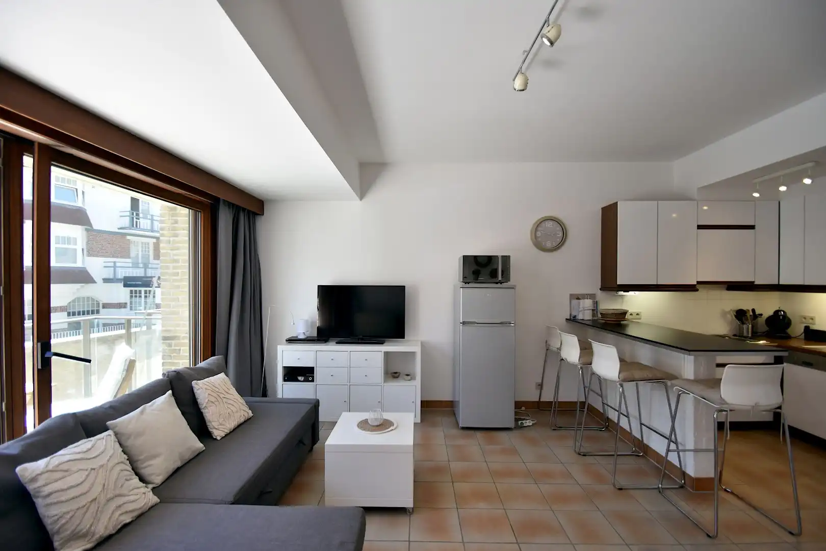 Zonnige studio te koop met zuidterras, in residentie op de Zeedijk foto 5