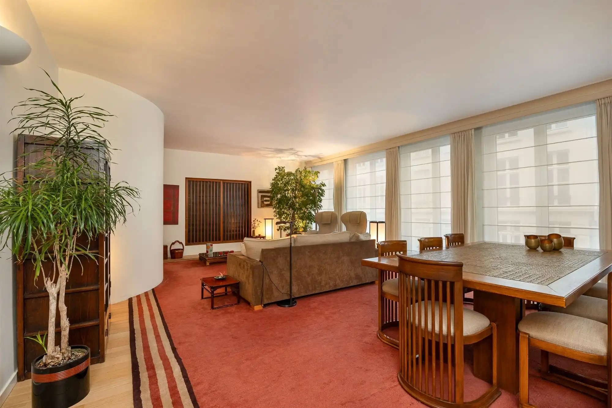 Uitzonderlijk ruim app. met 4 slpkmrs. op TOPlocatie foto {{pictureIndex}}