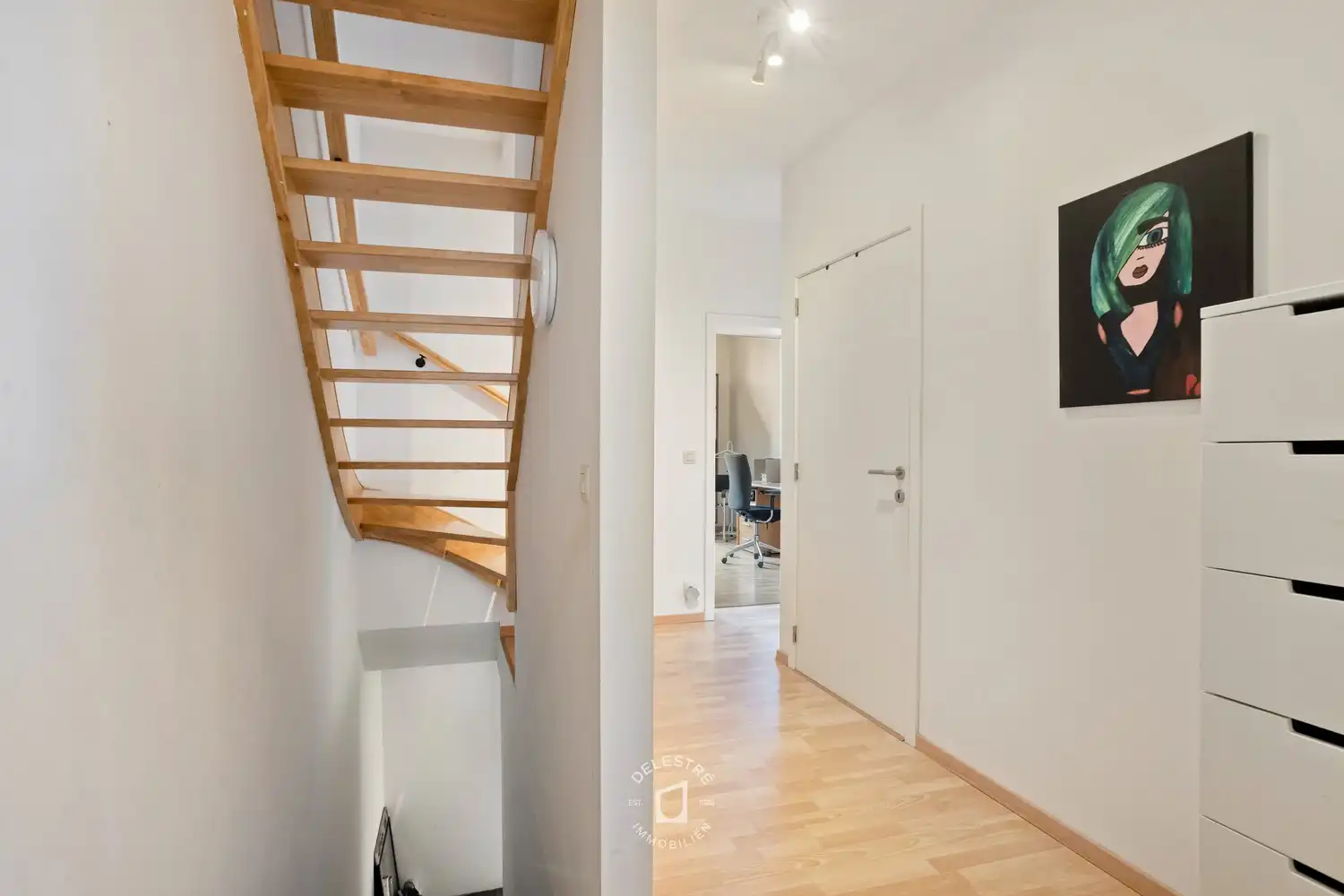 Verrassend ruime en energiezuinige gerenoveerde woning met dakterras en open zicht foto 12