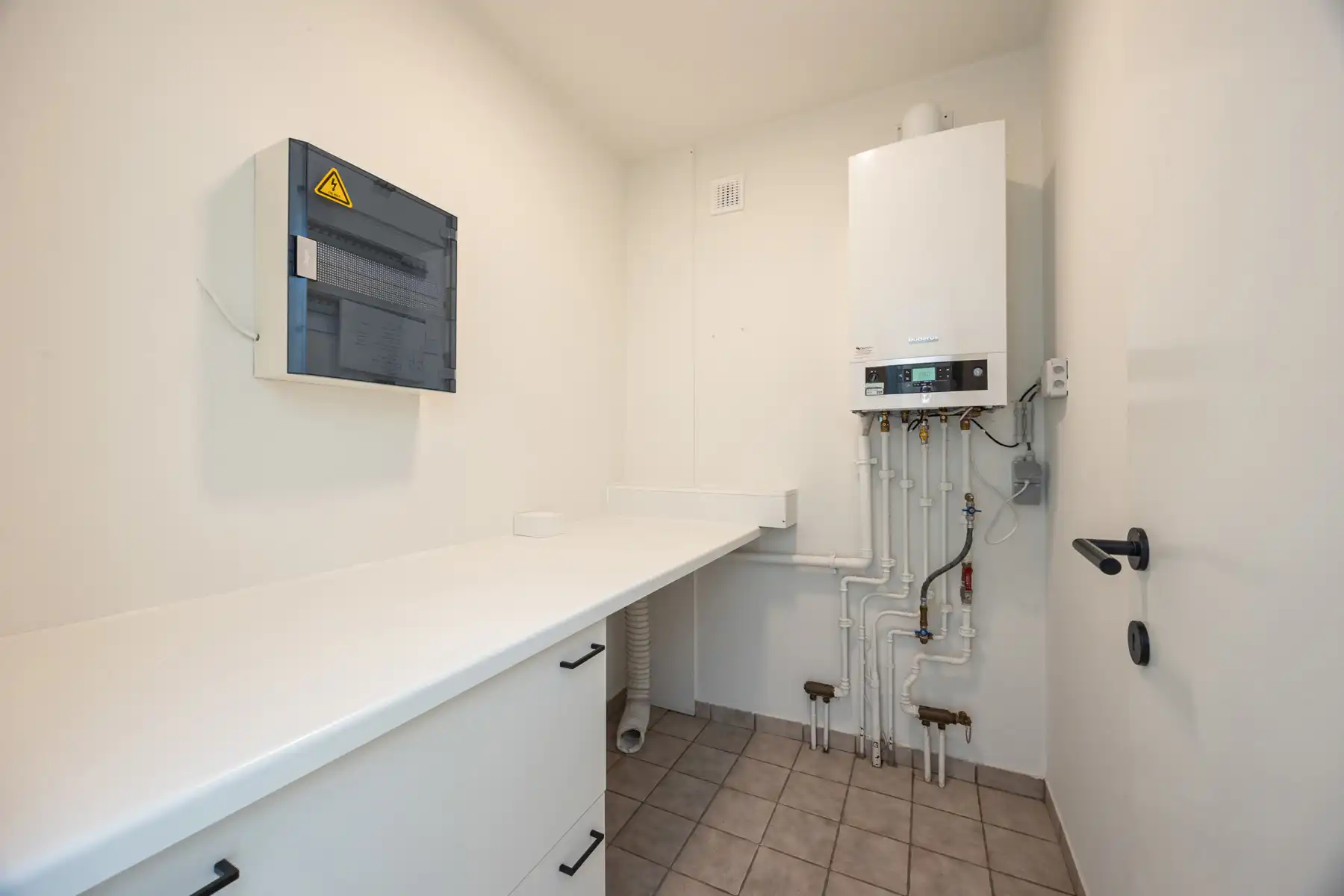 Gezellig 2slp-appartement aan de vaart in Schoten foto 7