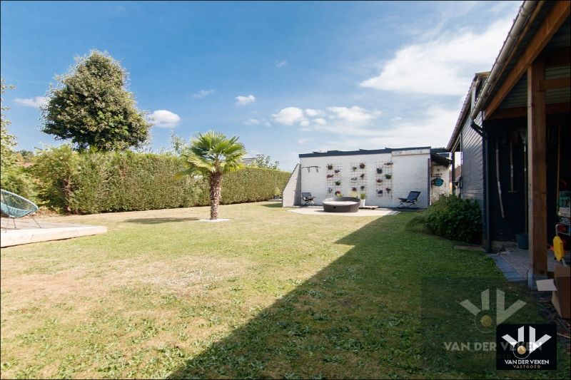 INSTAPKLARE WONING MET ONDERHOUDSVRIENDELIJKE TUIN IN DIEPENBEEK foto 18