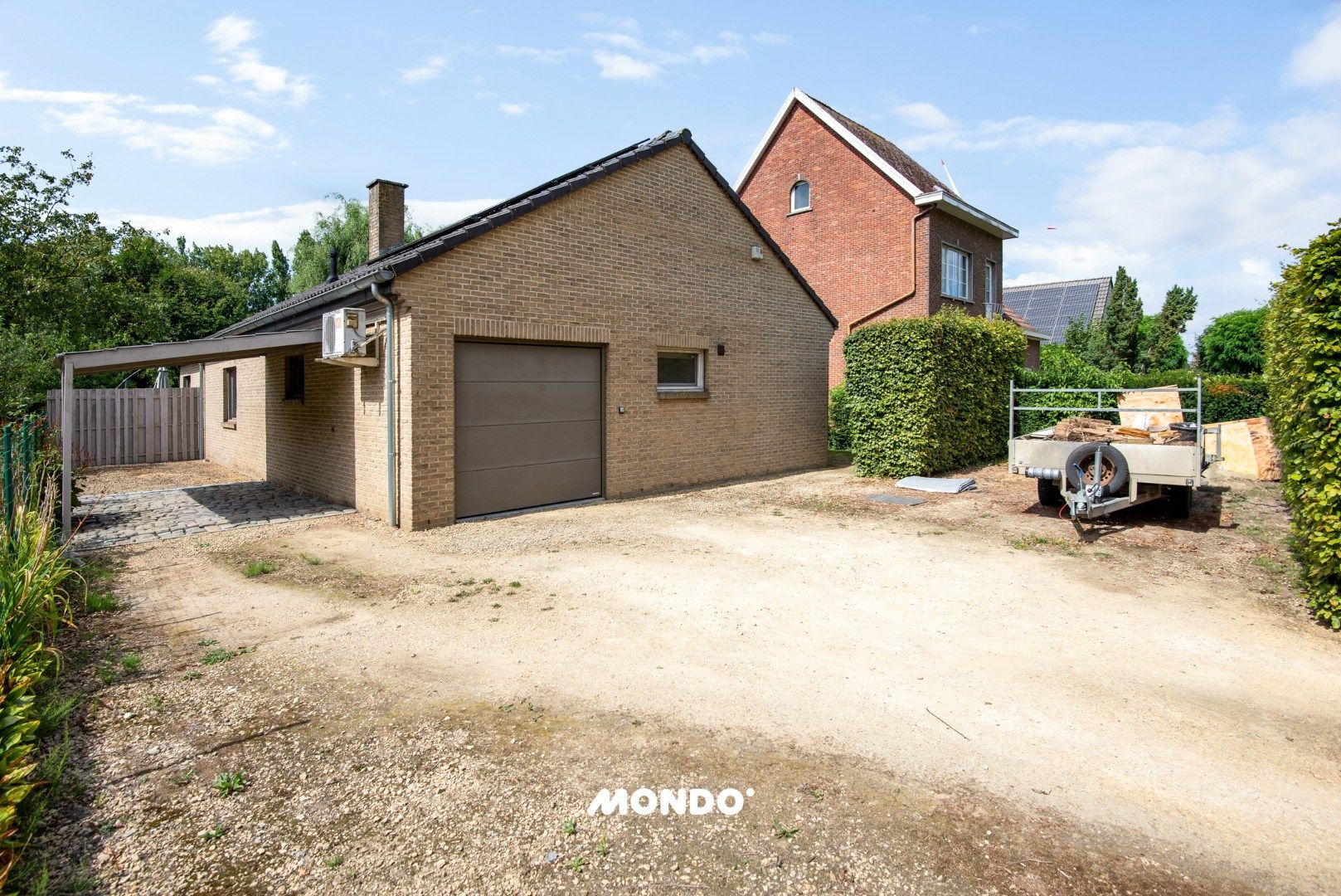 Gerenoveerde laagbouw woning! foto 2