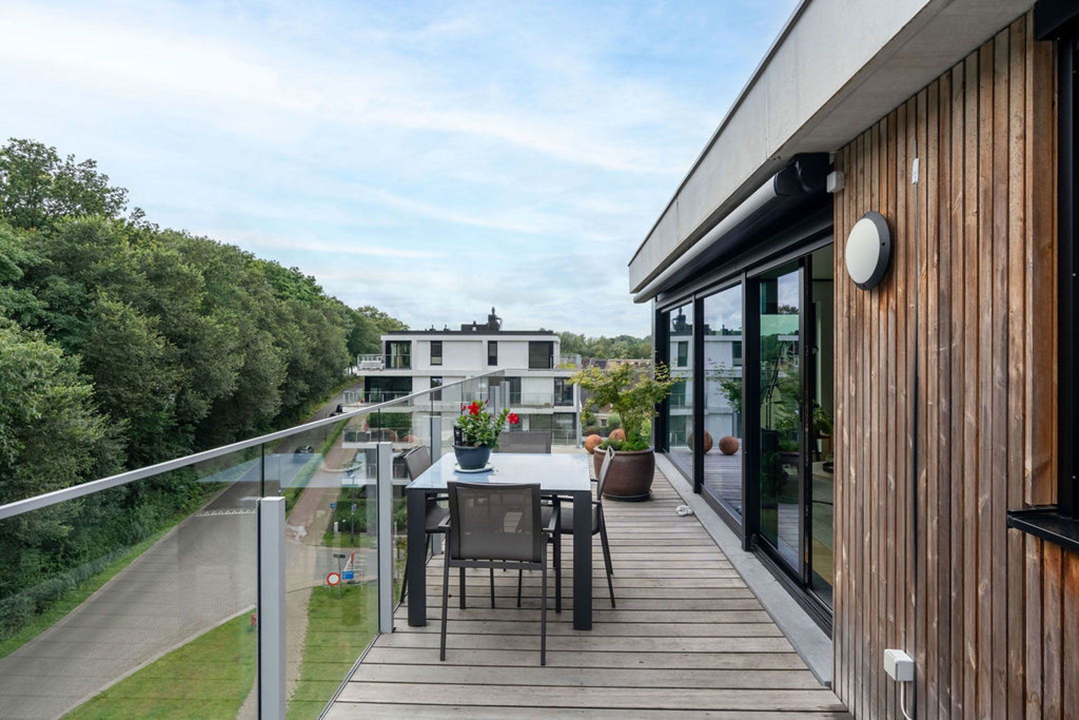 Energiezuinig luxe app met ruim terras en autostaanplaats. foto 13