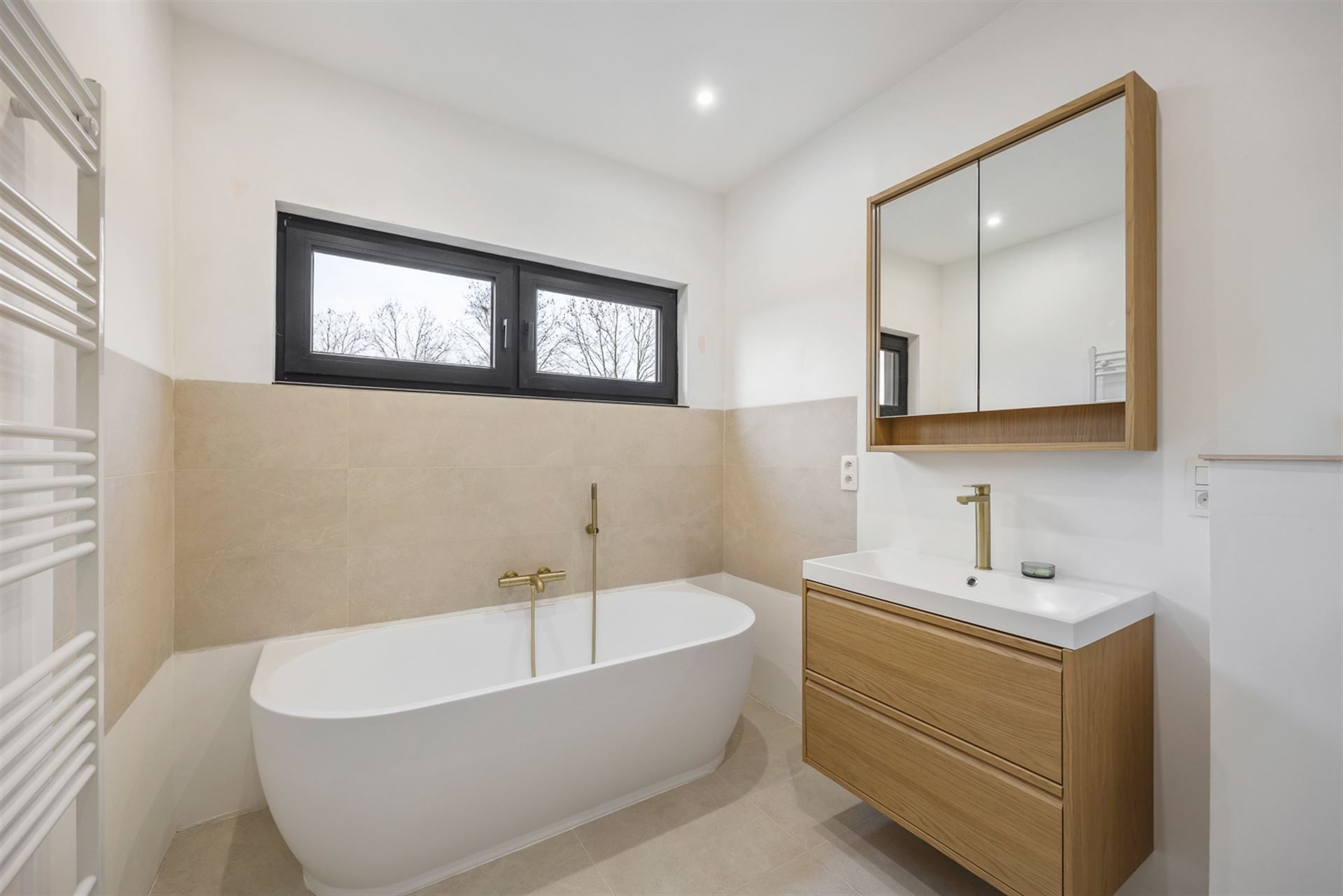 Instapklare en Ruime Gezinwoning met Tuin en Garage foto 18